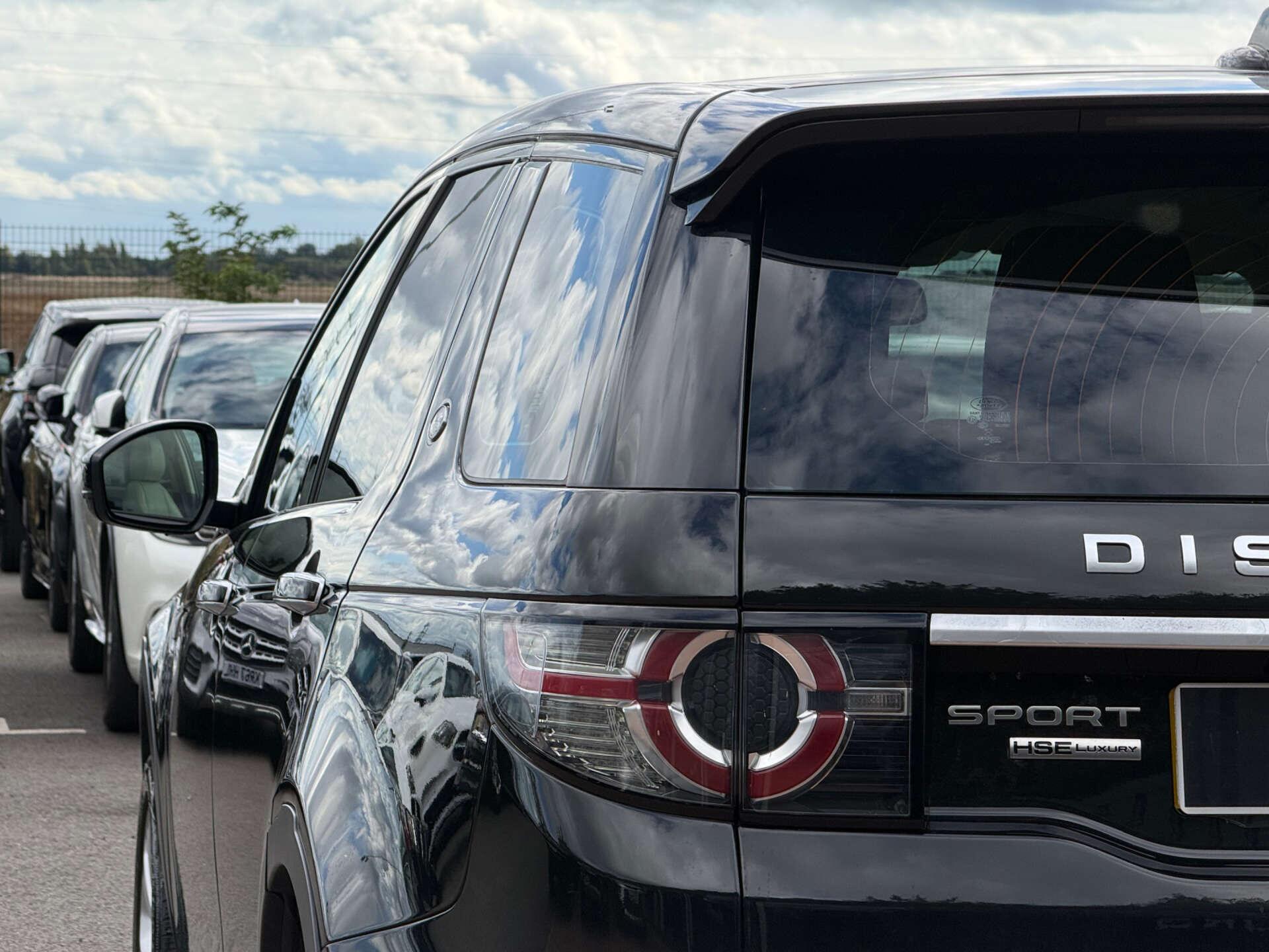 Land Rover Discovery Sport view 26