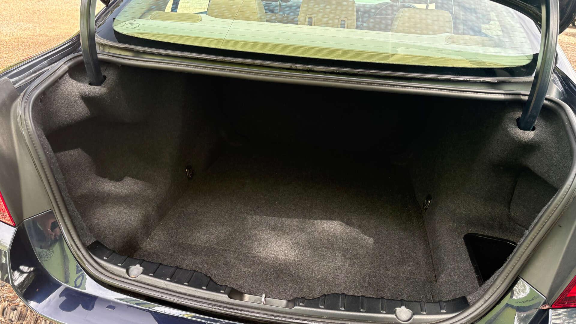 BMW 5 Series view 46