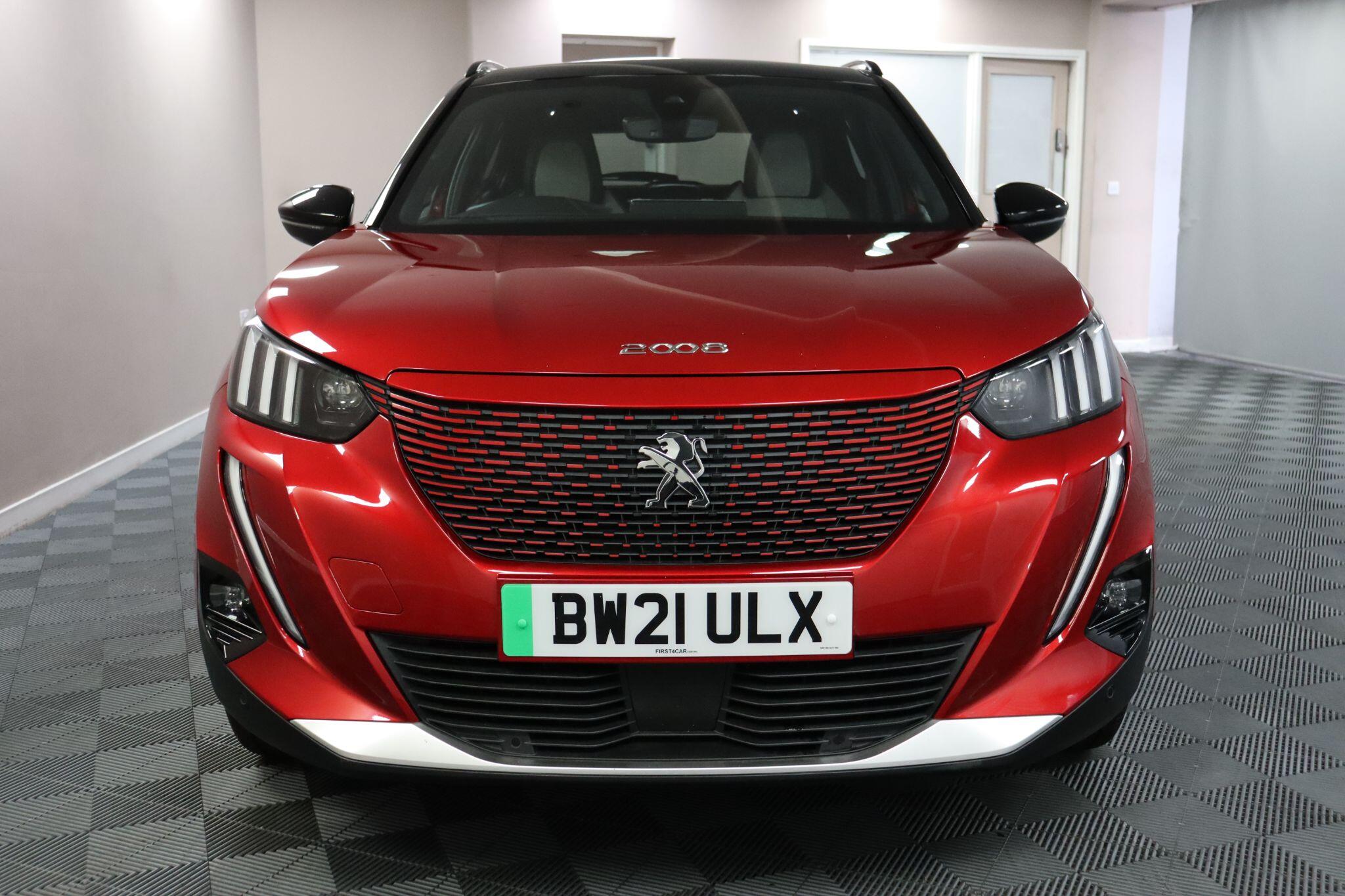Peugeot E-2008 view 2
