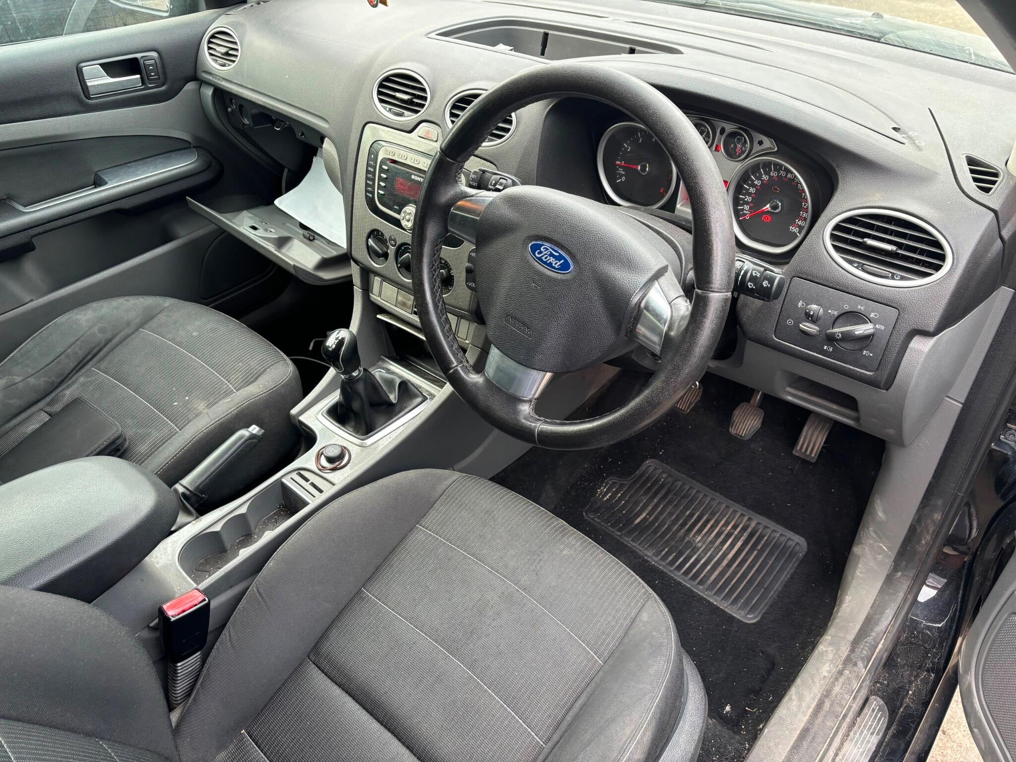 Ford Focus view 3