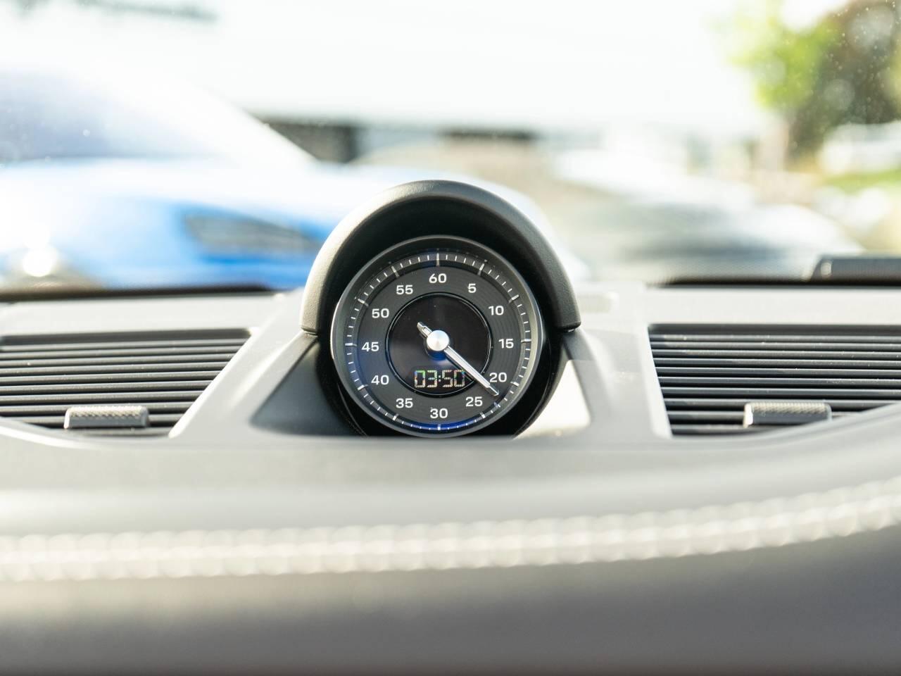 Porsche 911 view 48