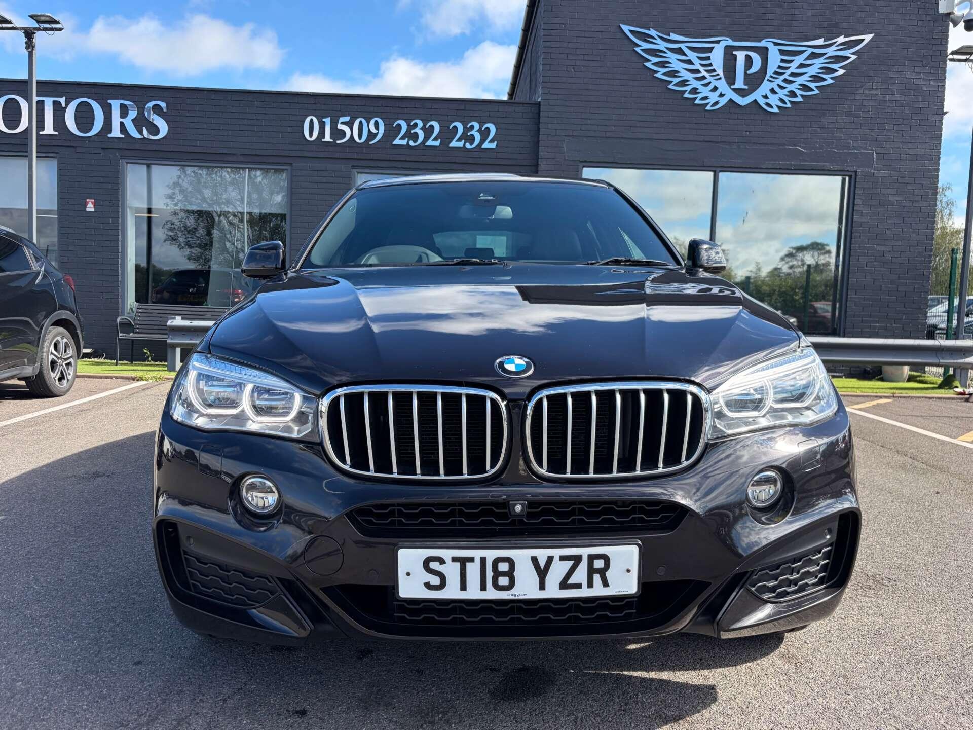 BMW X6 view 3