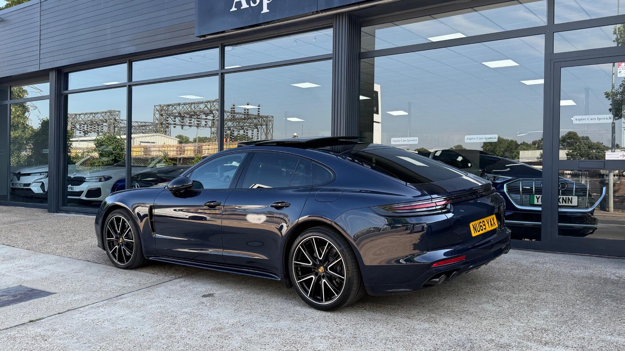 Porsche Panamera view 13