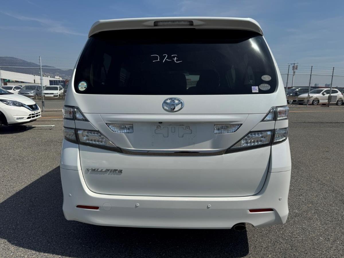 Toyota Vellfire view 6