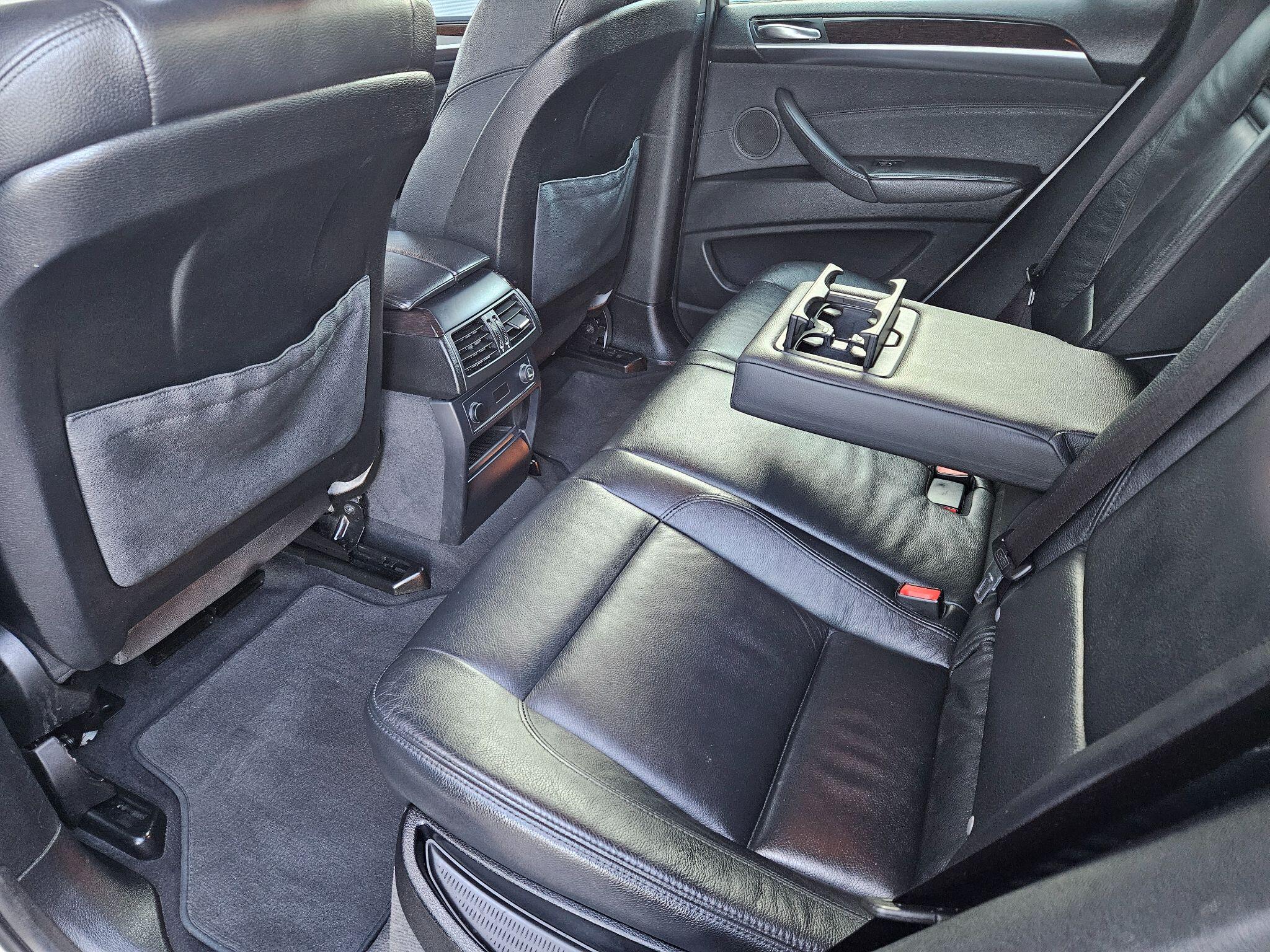 BMW X6 view 13