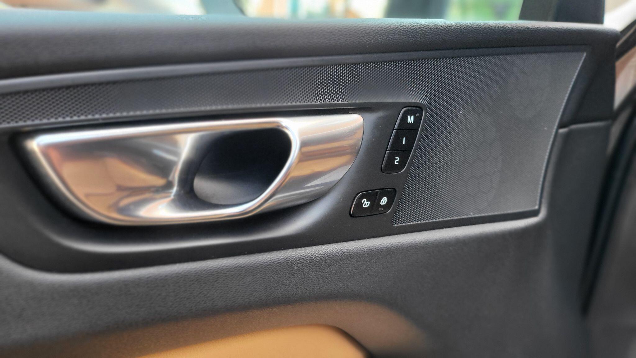 Volvo XC60 view 29