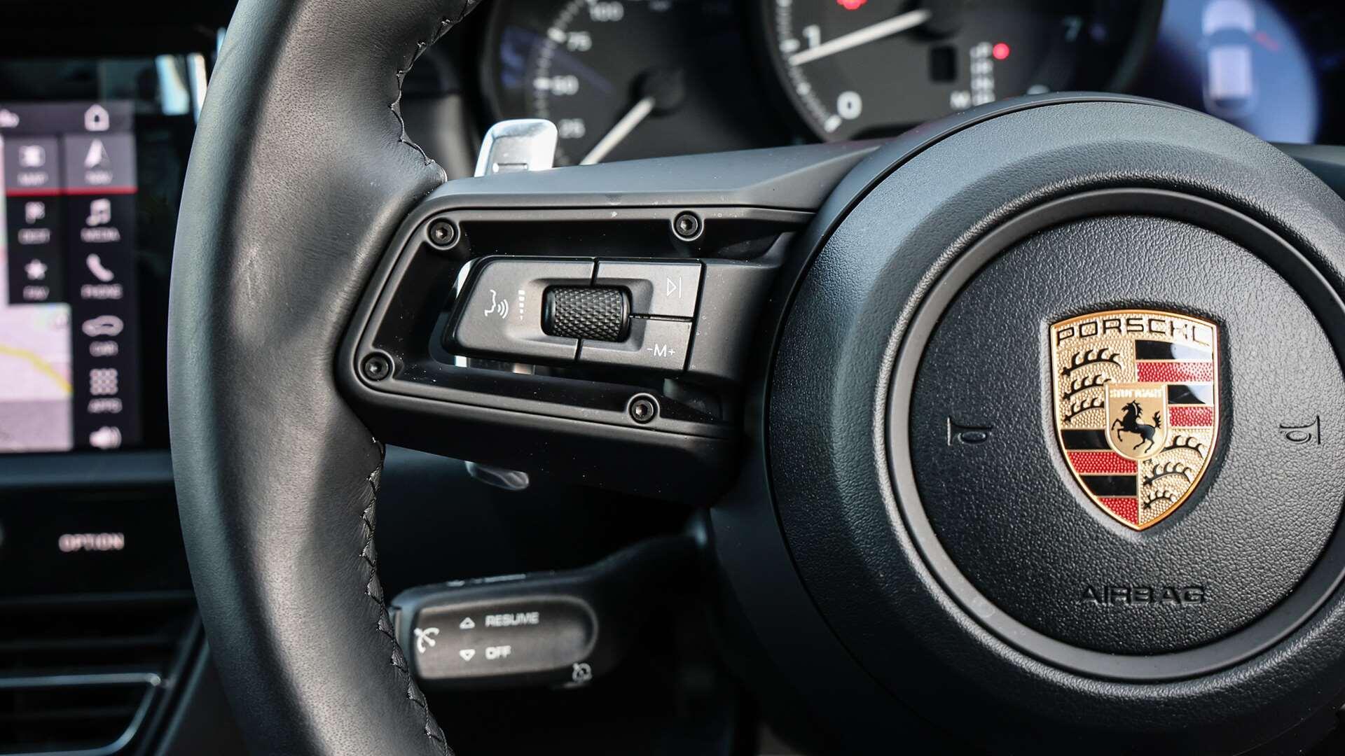 Porsche Macan view 18