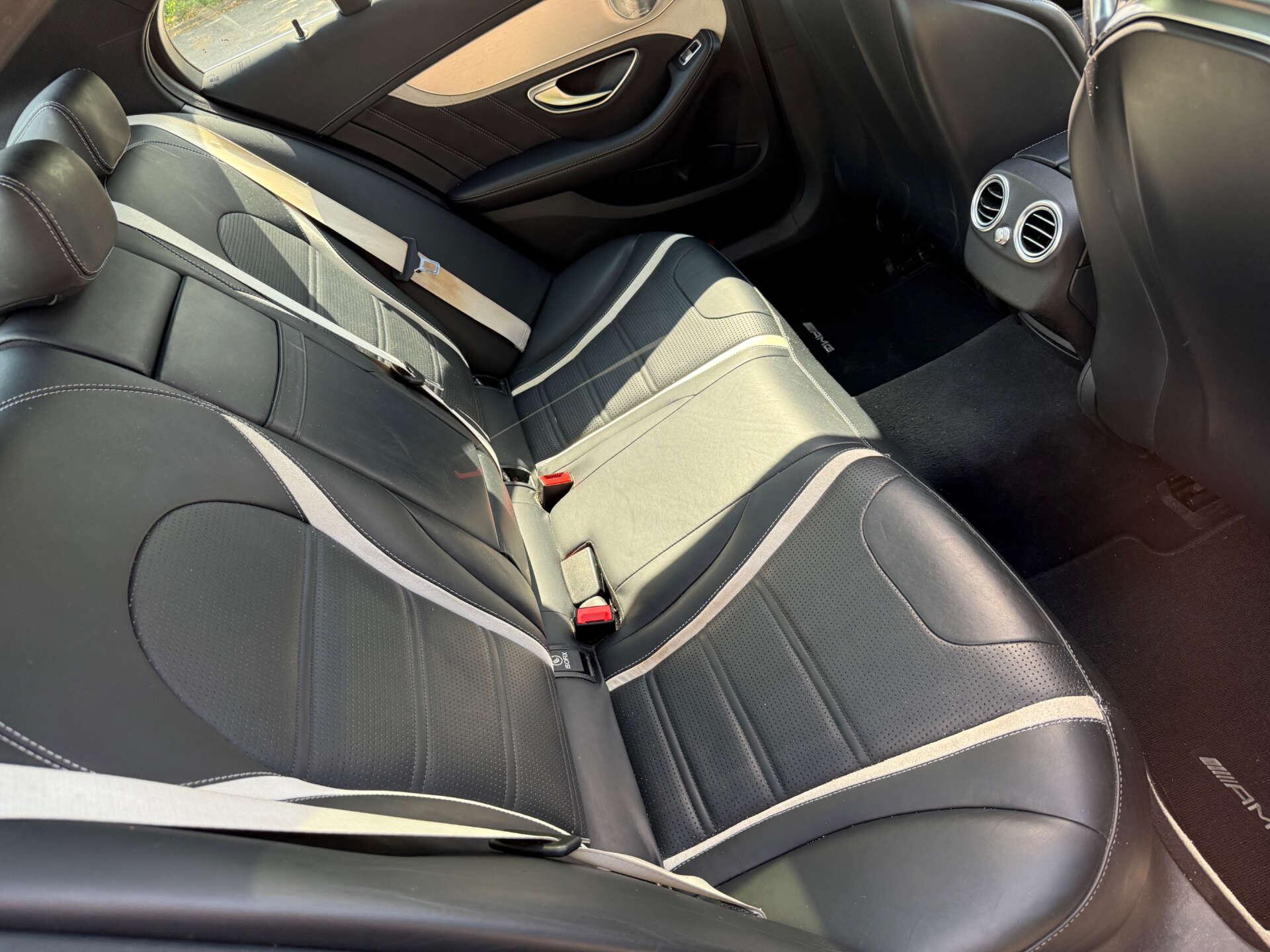 Mercedes-Benz C-Class view 25