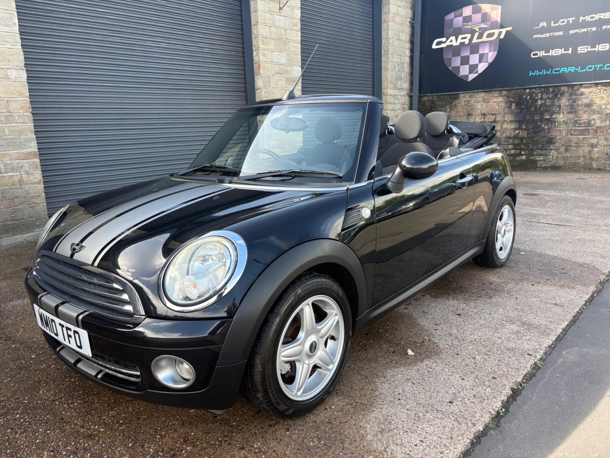 Mini Convertible view 4