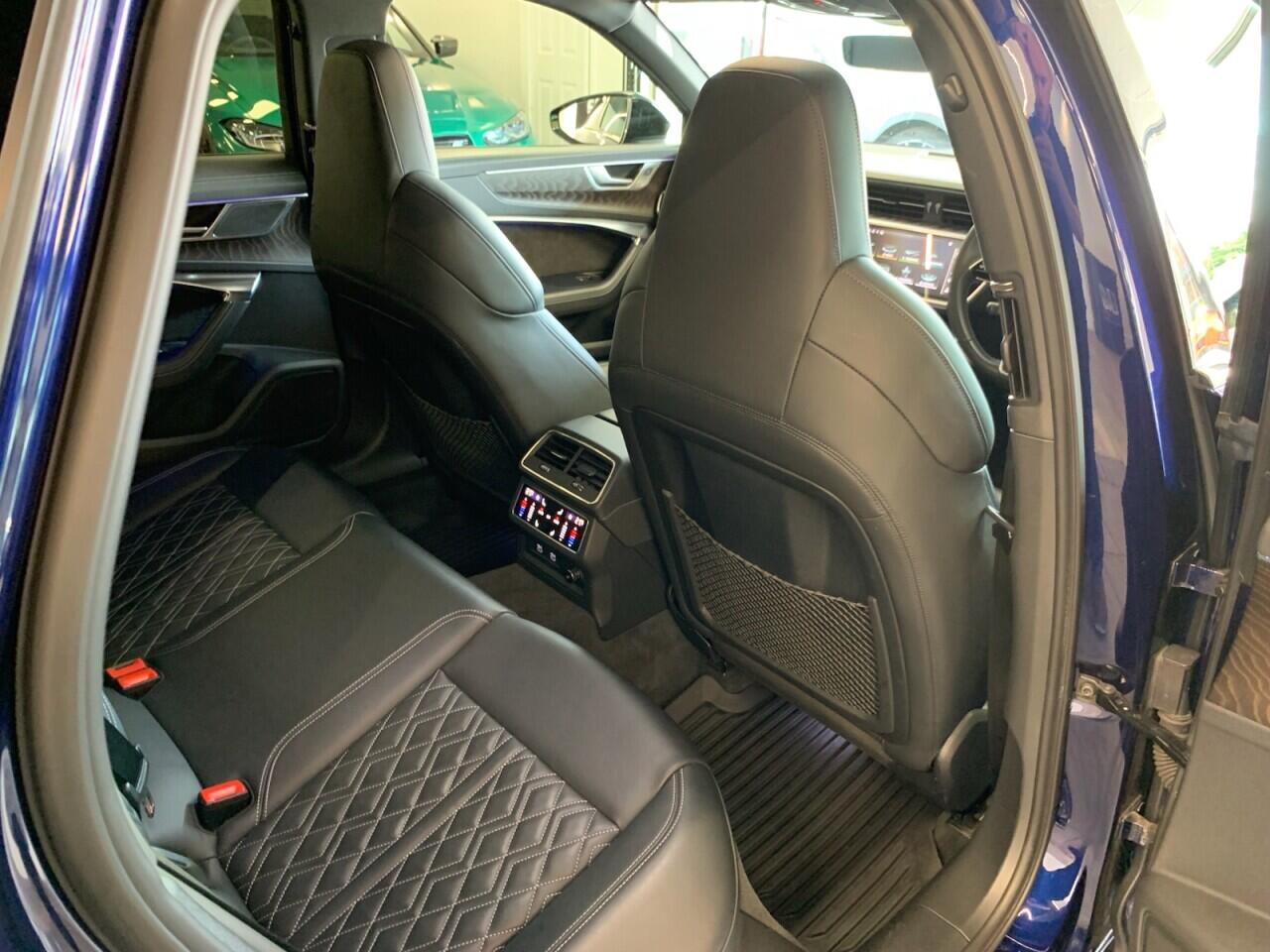 Audi S6 Avant view 24