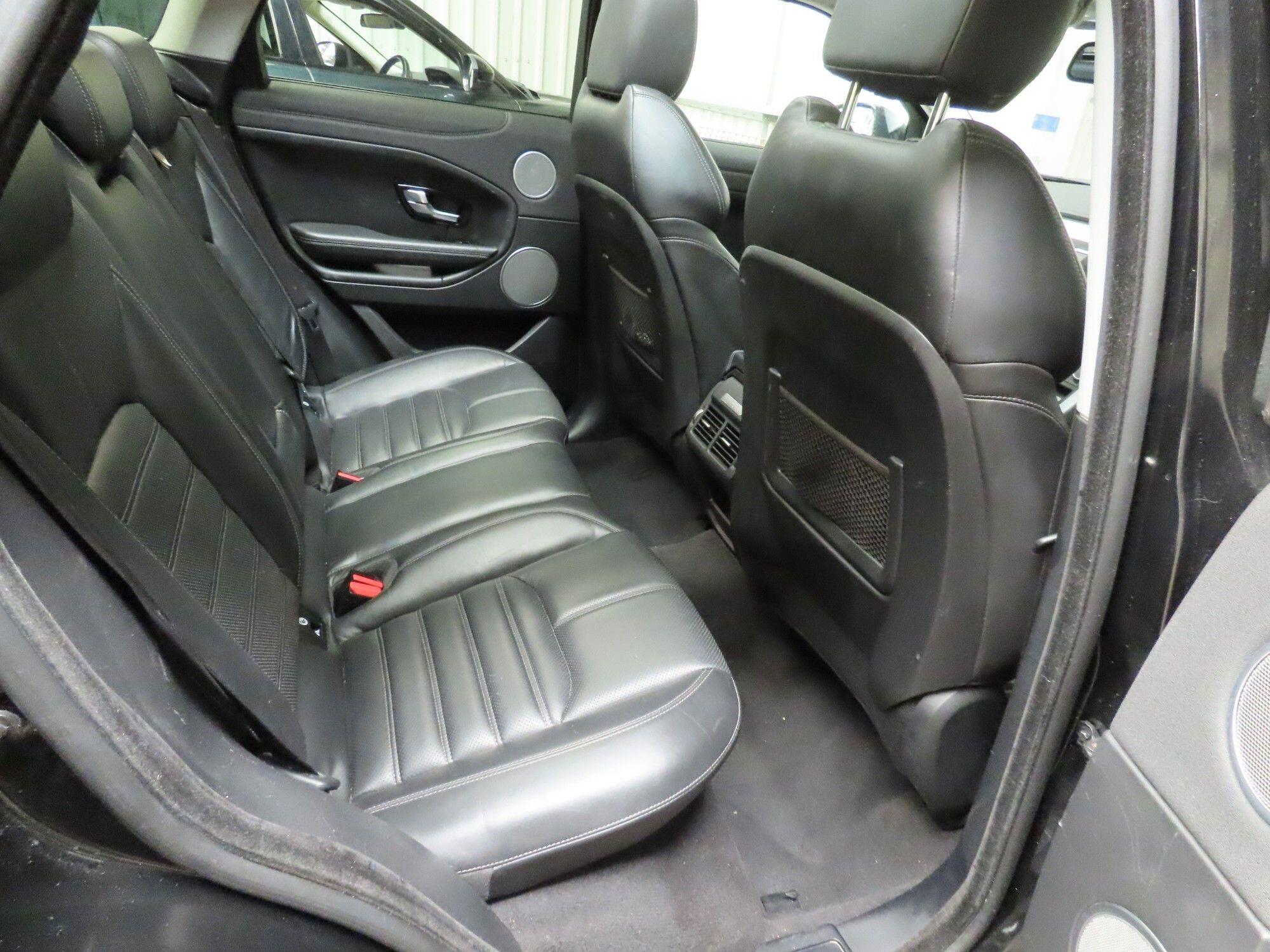 Land Rover Range Rover Evoque view 3