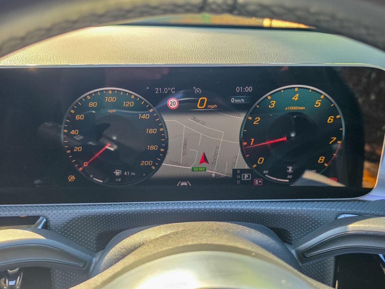 Mercedes-Benz Cla view 33