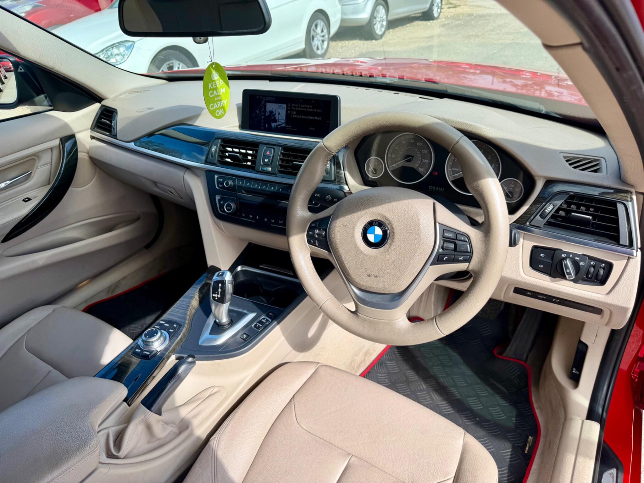 BMW 3 Series view 24