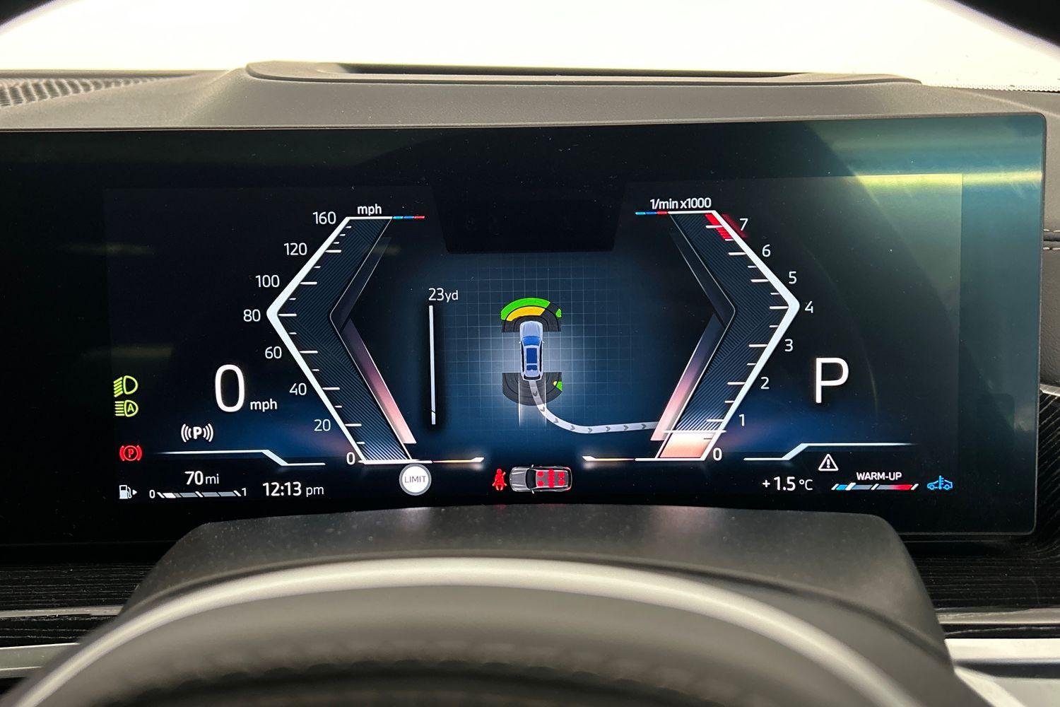 BMW X7 view 10