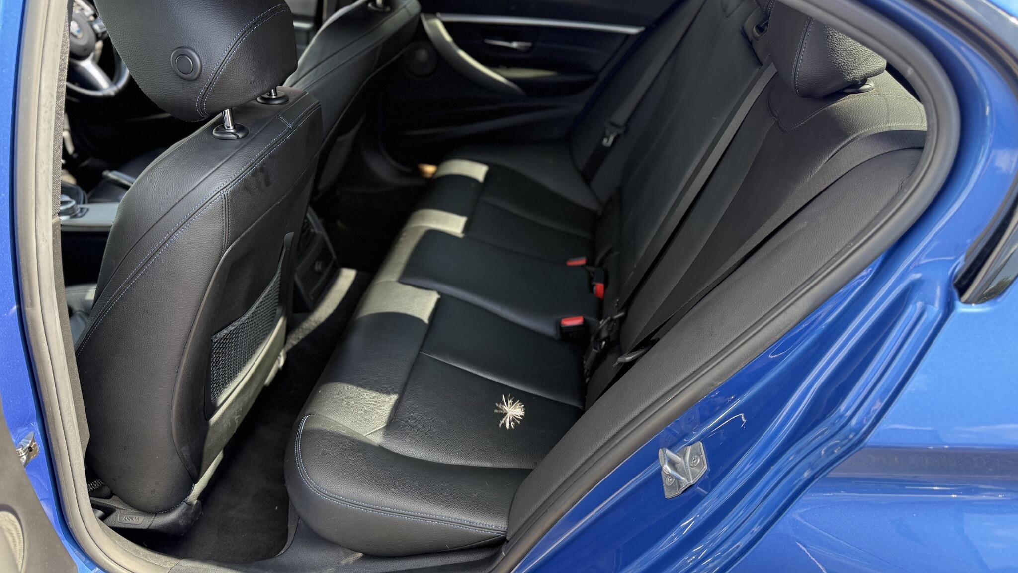 BMW 3 Series view 32