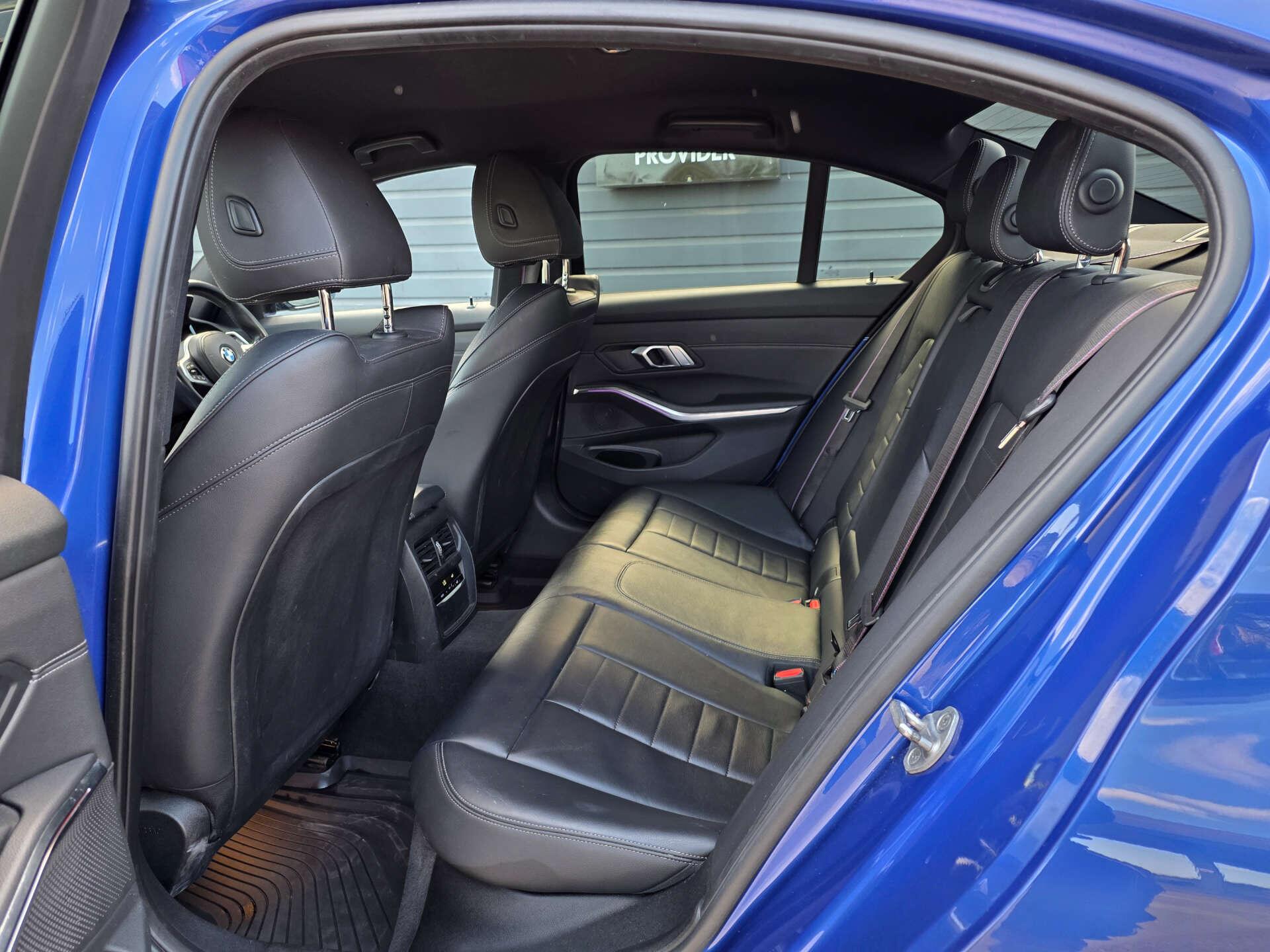 BMW 3 Series view 31