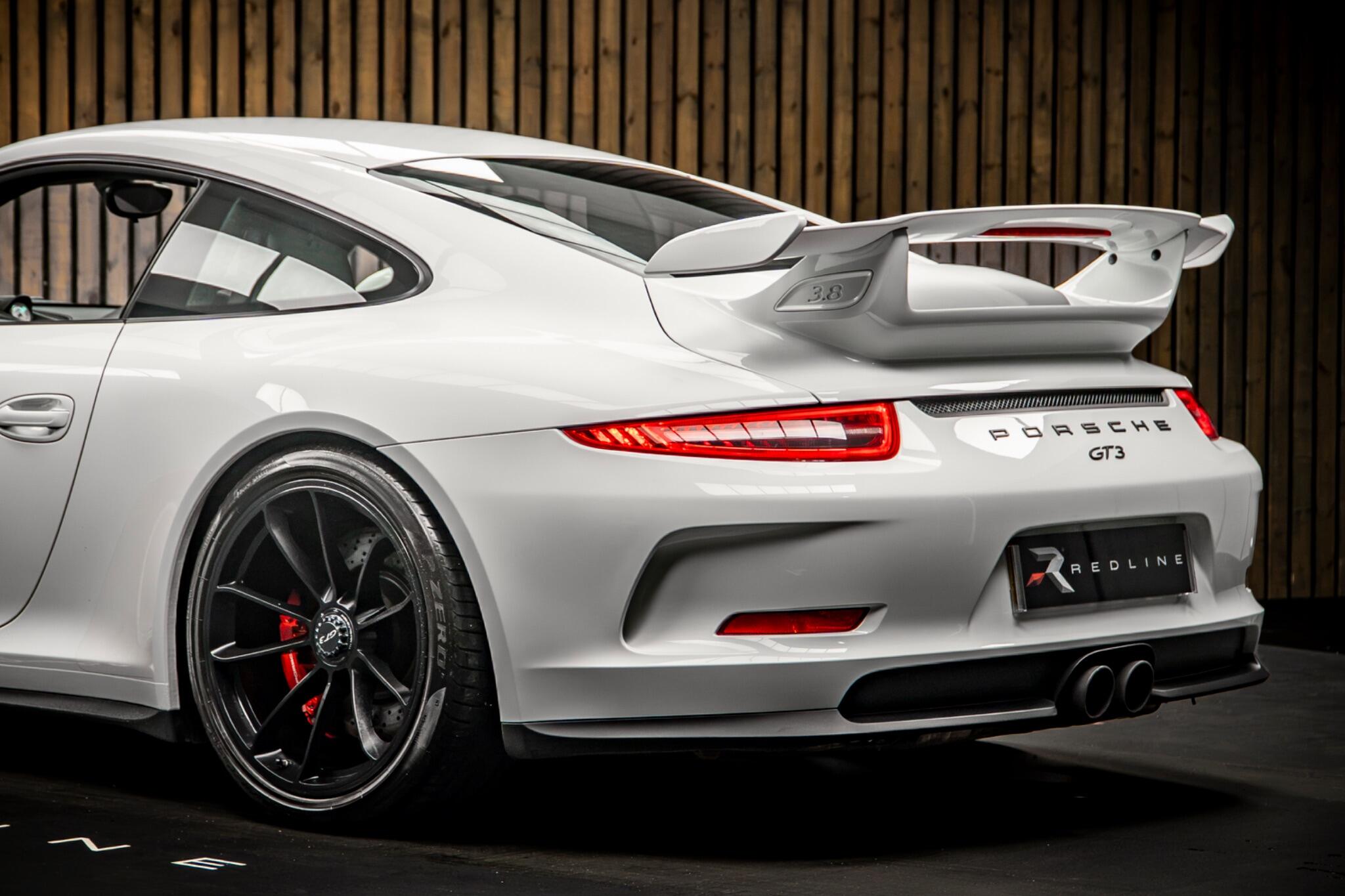 Porsche 911 view 18