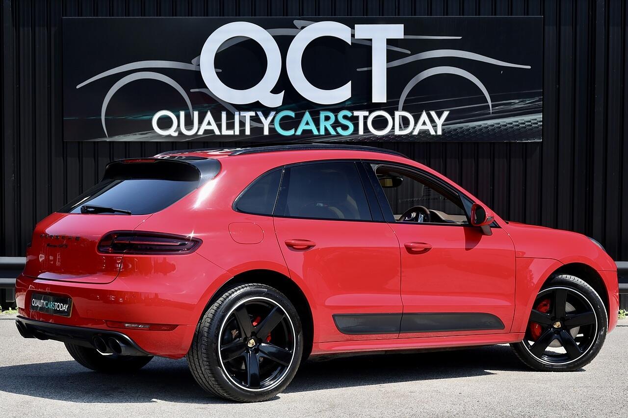 Porsche Macan view 9