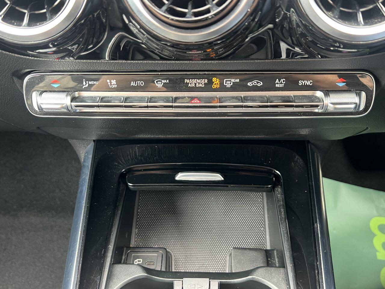 Mercedes-Benz Gla view 38