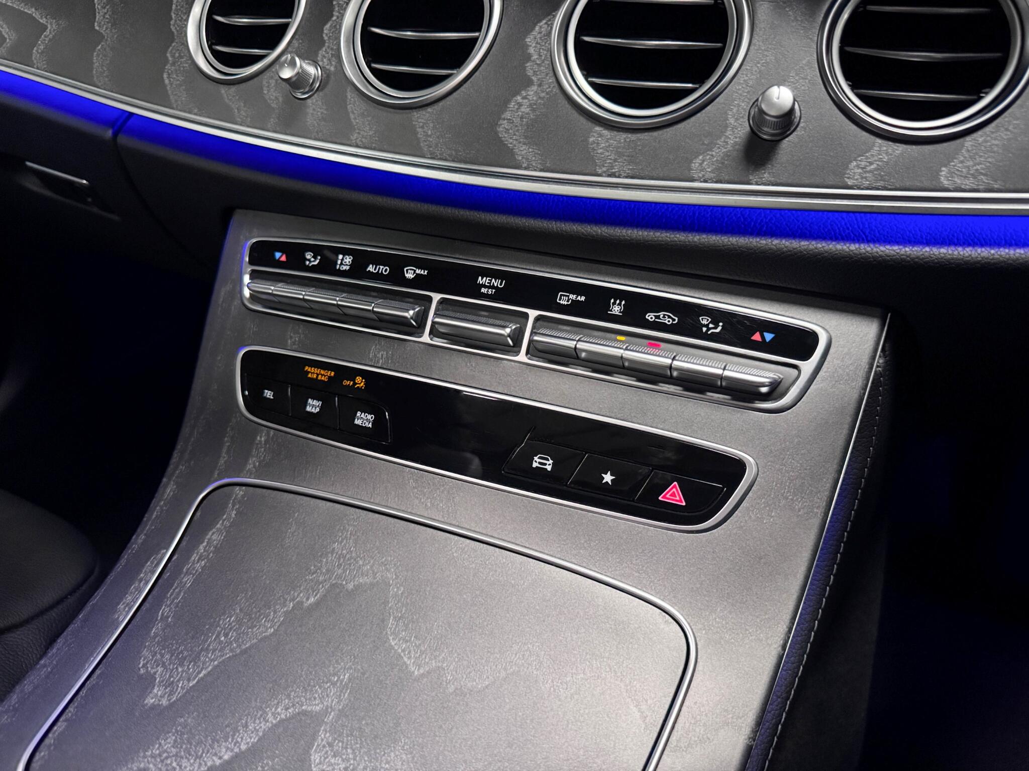 Mercedes-Benz E-Class view 39