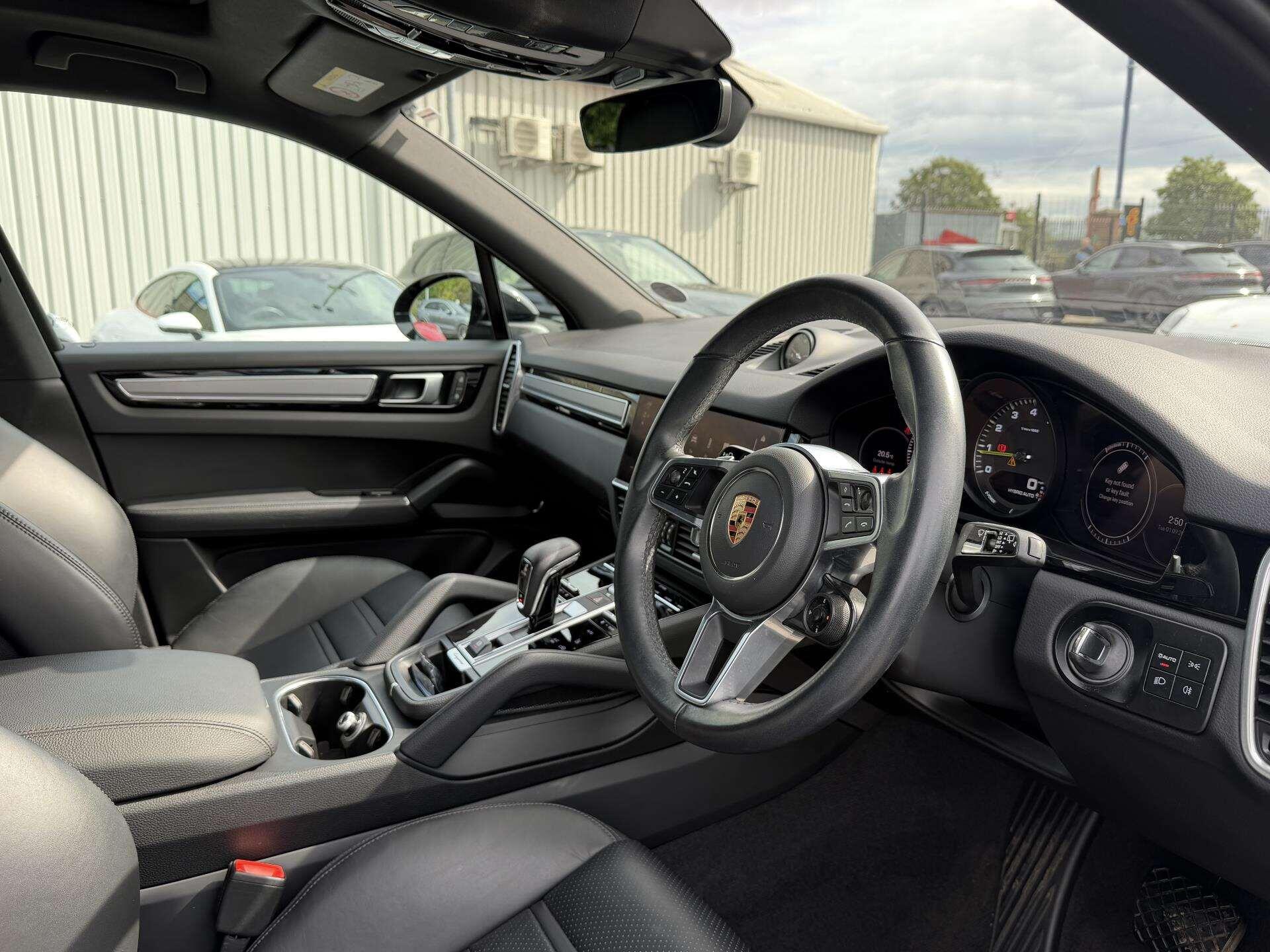 Porsche Cayenne view 12