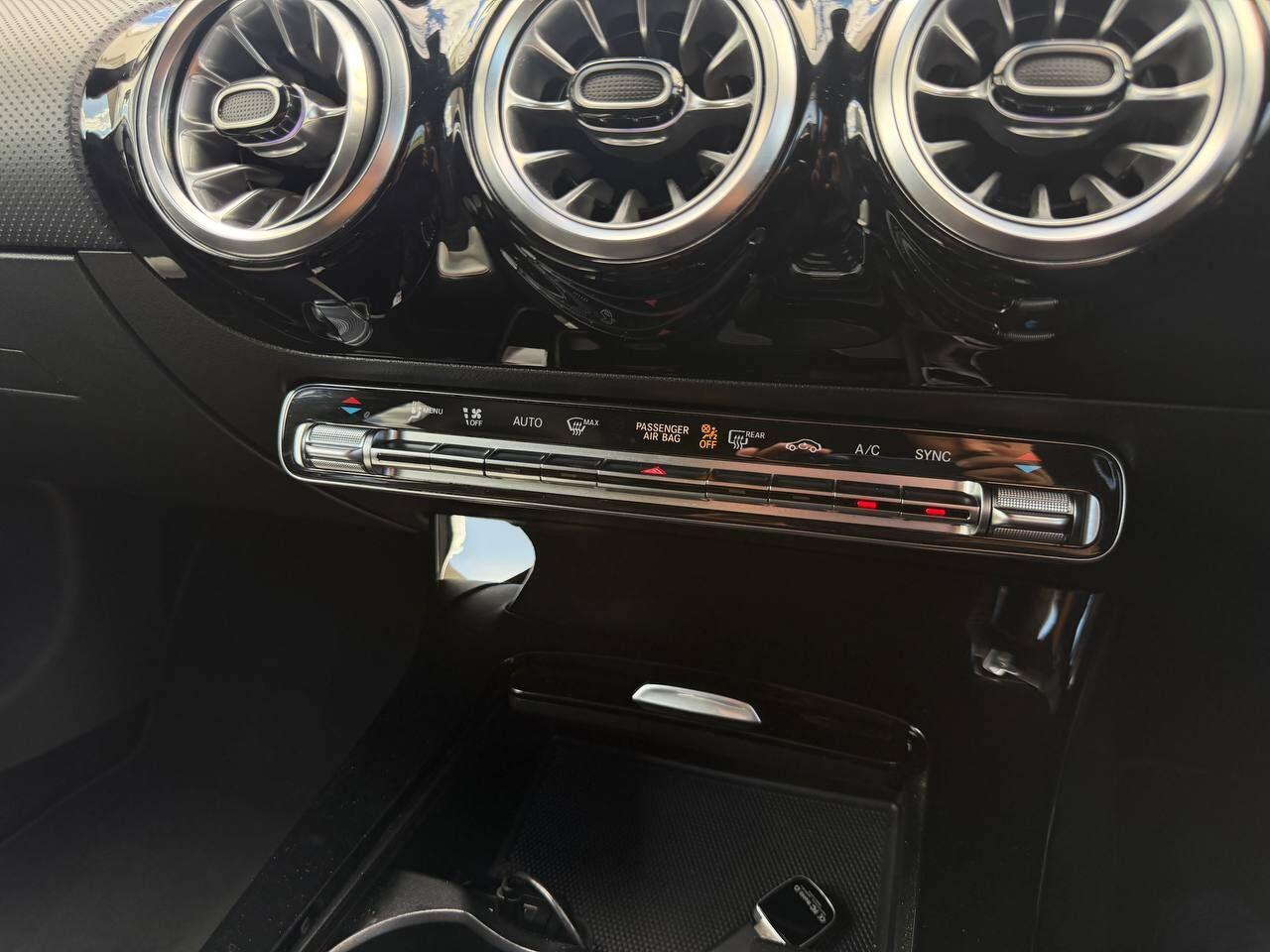 Mercedes-Benz Cla view 42