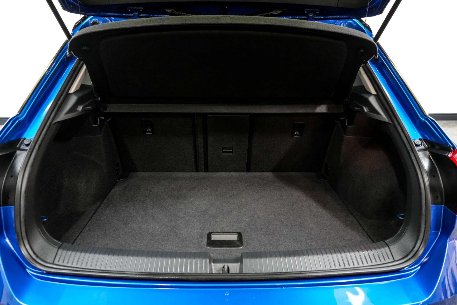 Volkswagen T-Roc view 10