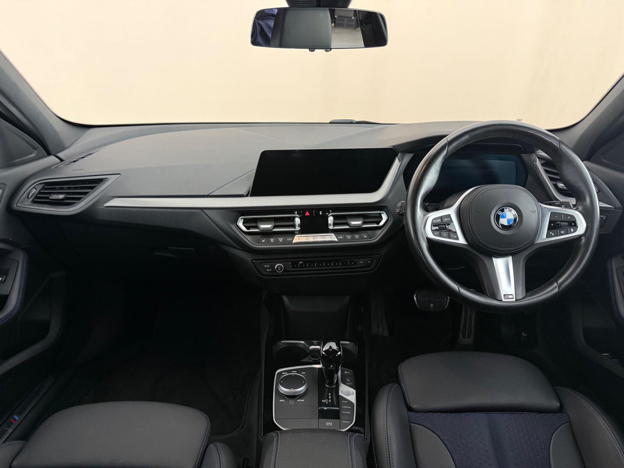 BMW 1 Series view 26