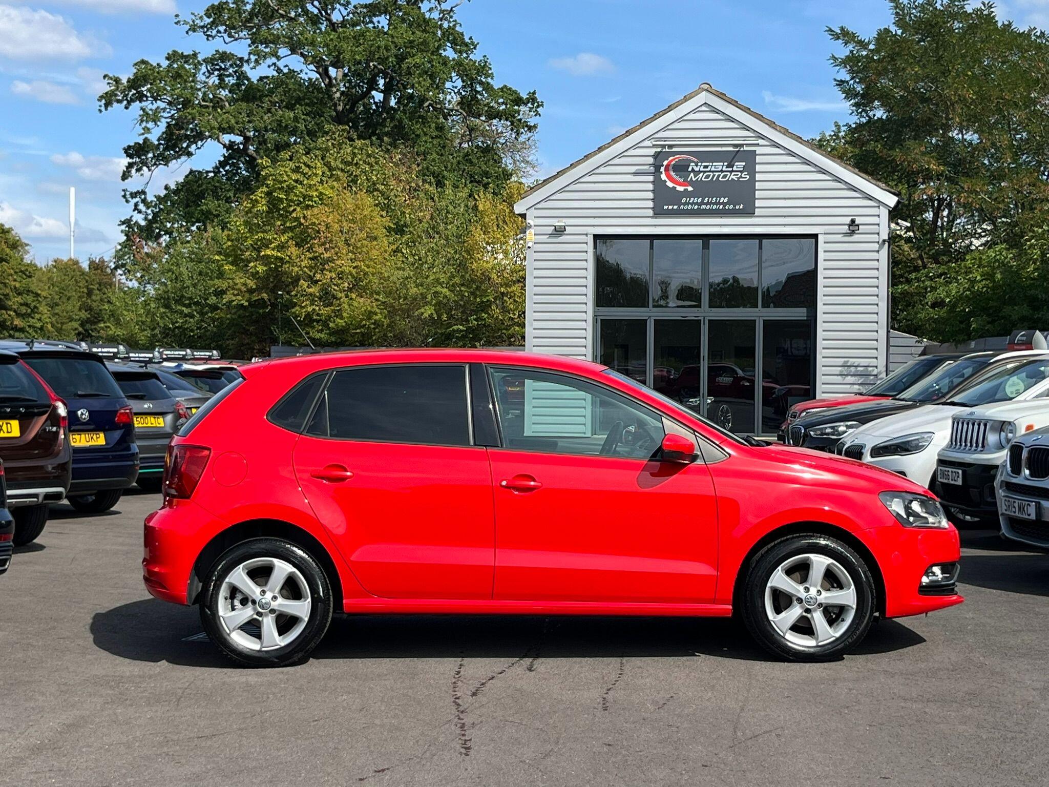 Volkswagen Polo view 8