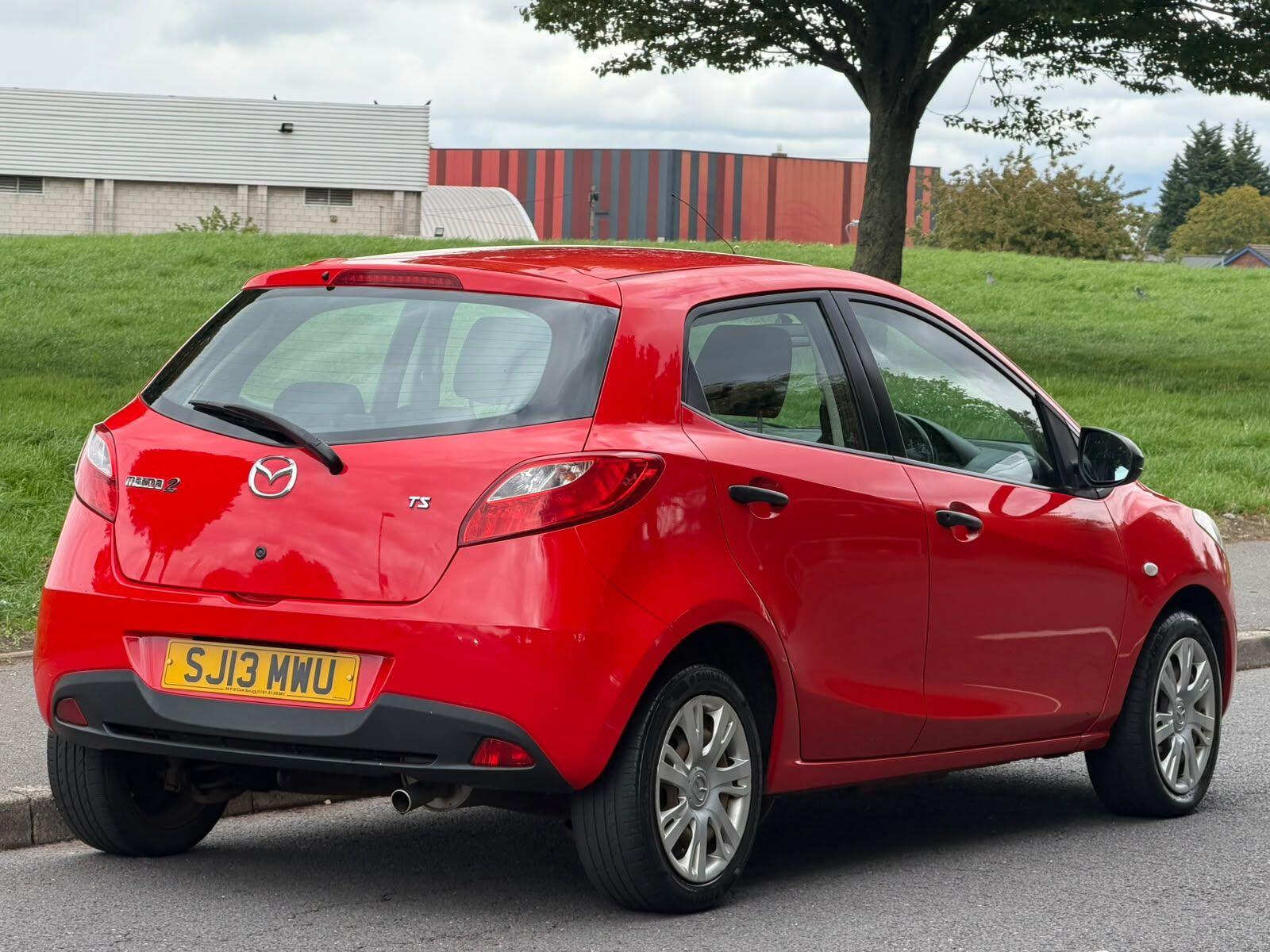 Mazda Mazda2 view 10