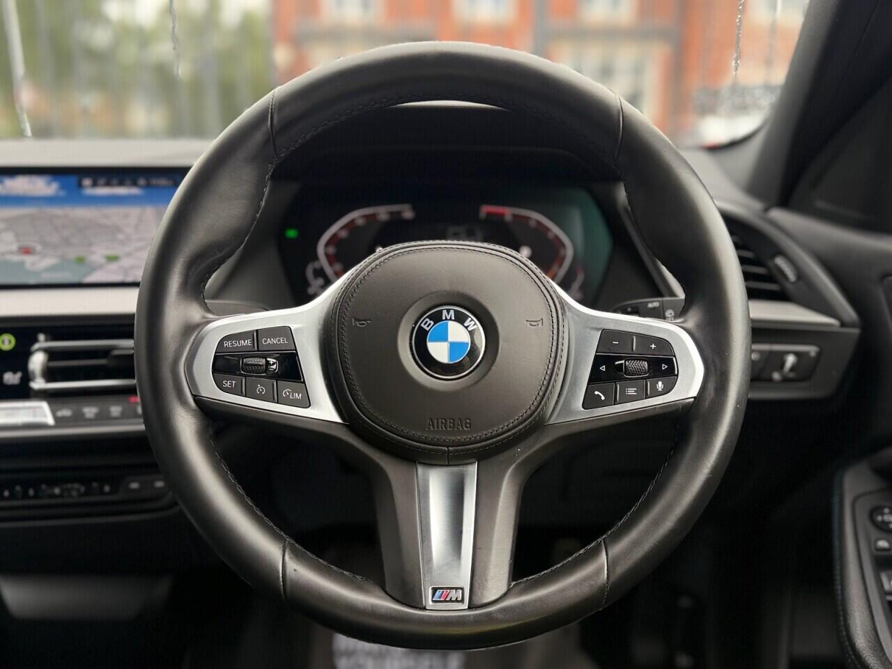 BMW 1 Series view 16