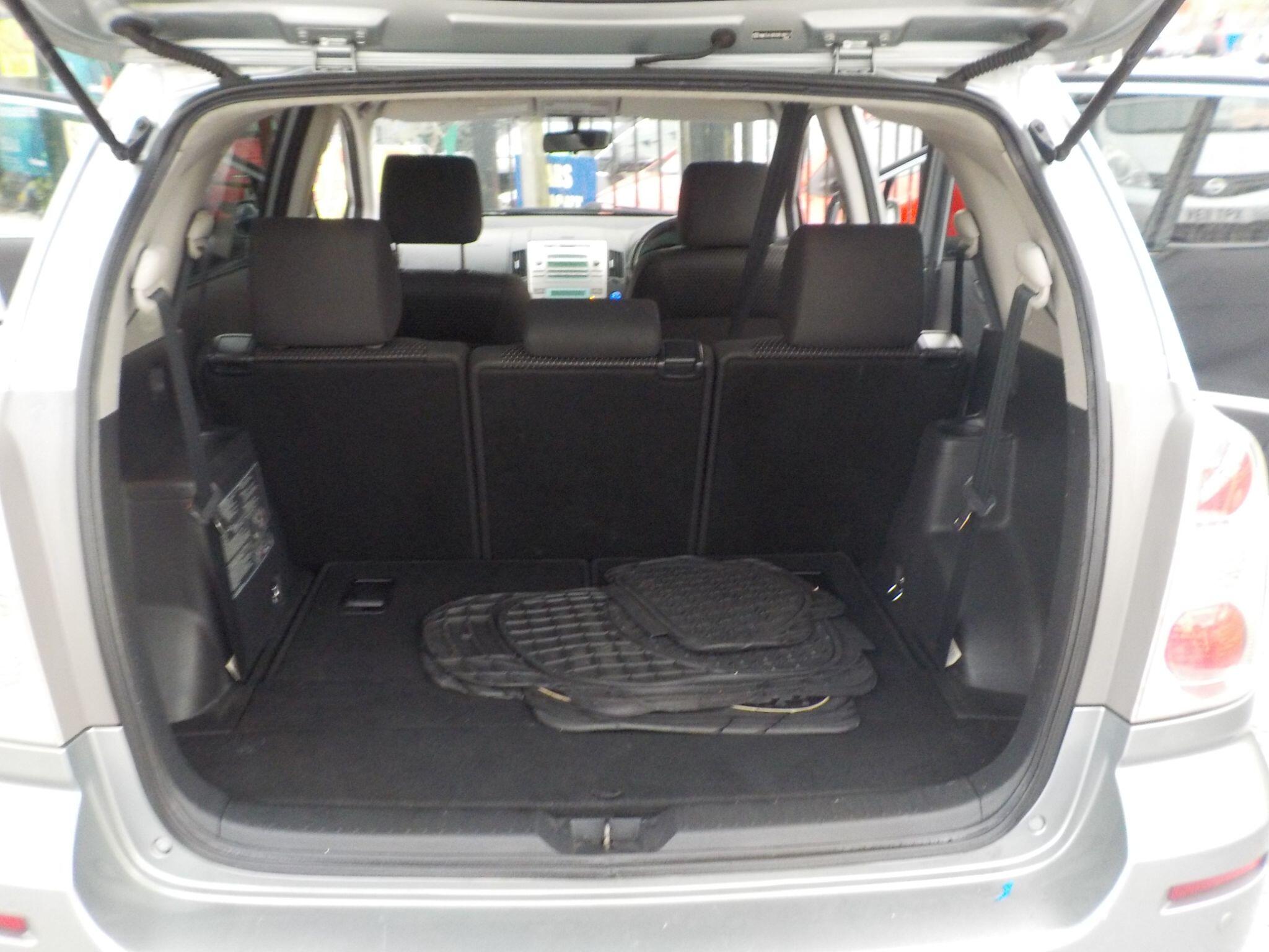 Toyota Corolla Verso 2.2 D-4D SR 5dr