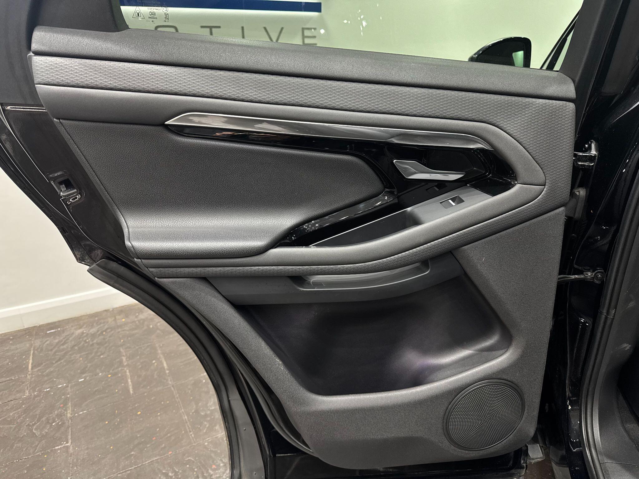 Land Rover Range Rover Evoque view 49