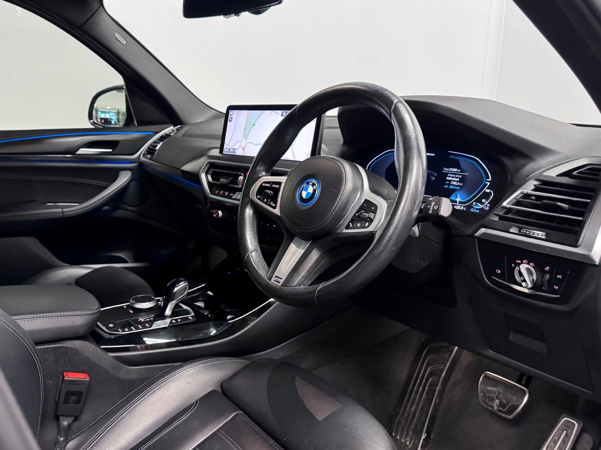 BMW X3 view 24