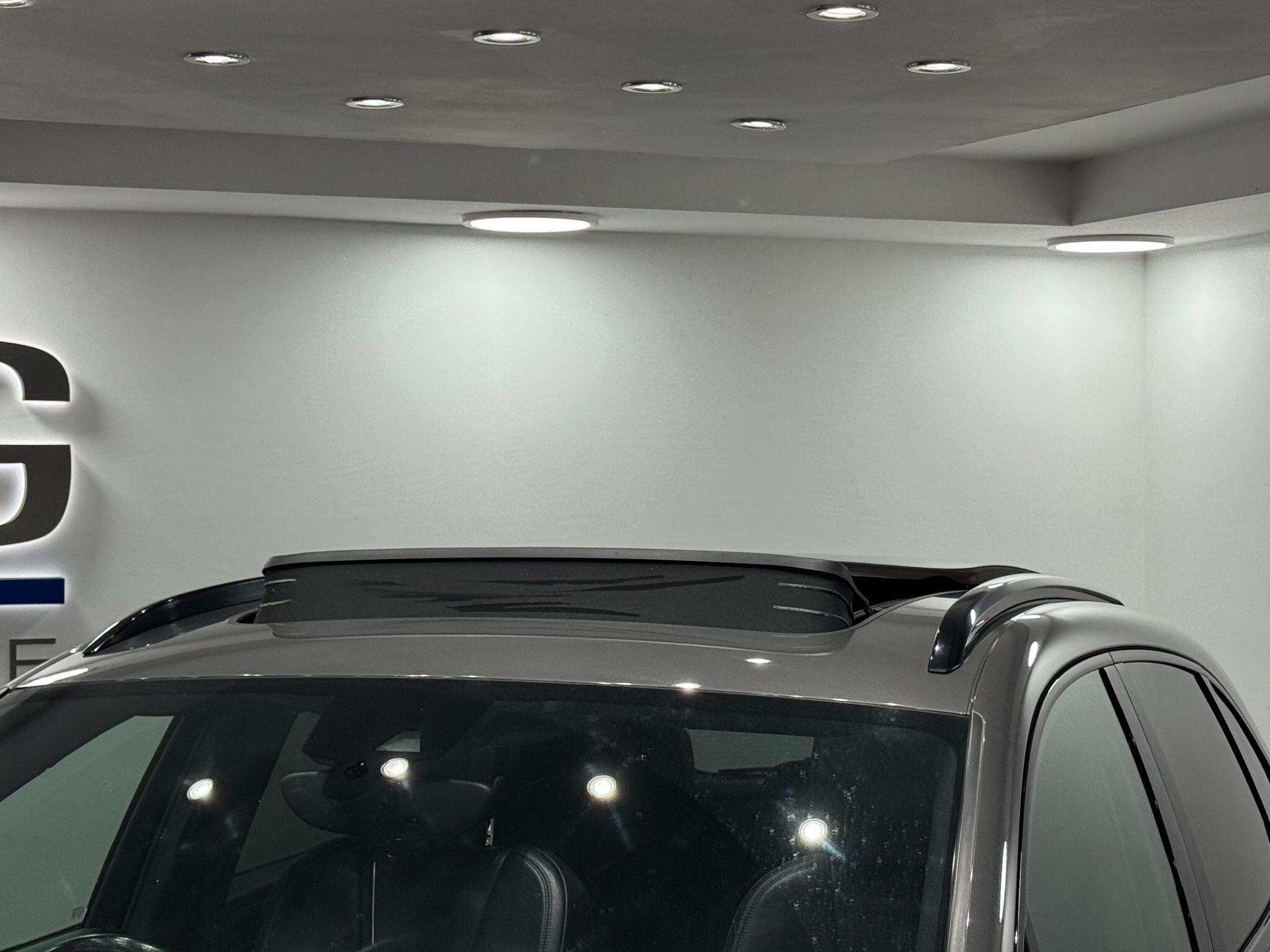 Porsche Macan view 11