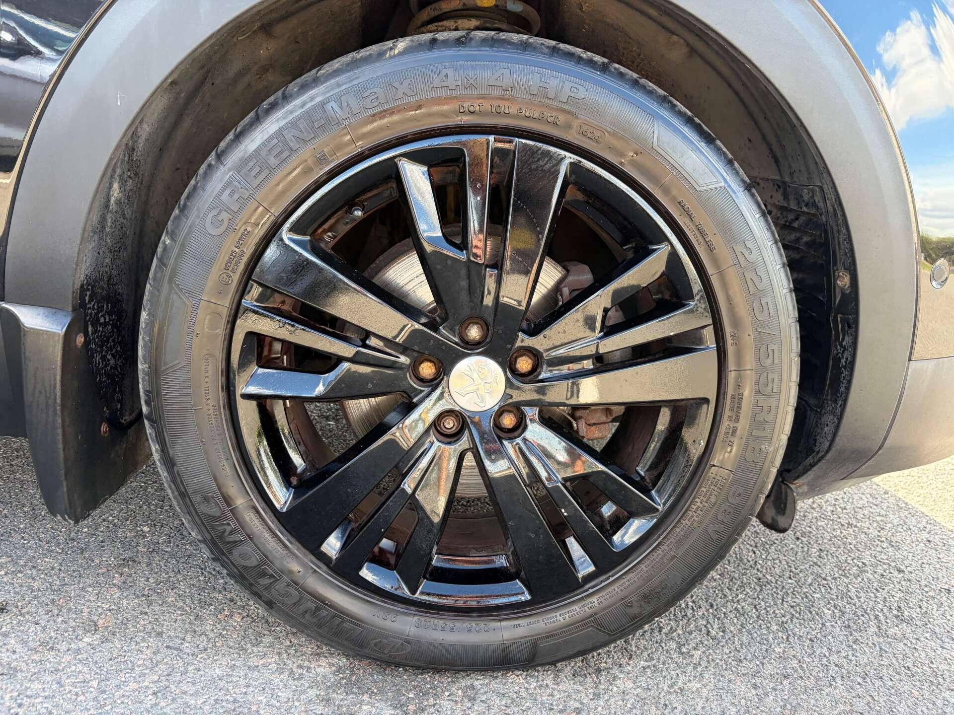 Peugeot 3008 view 13