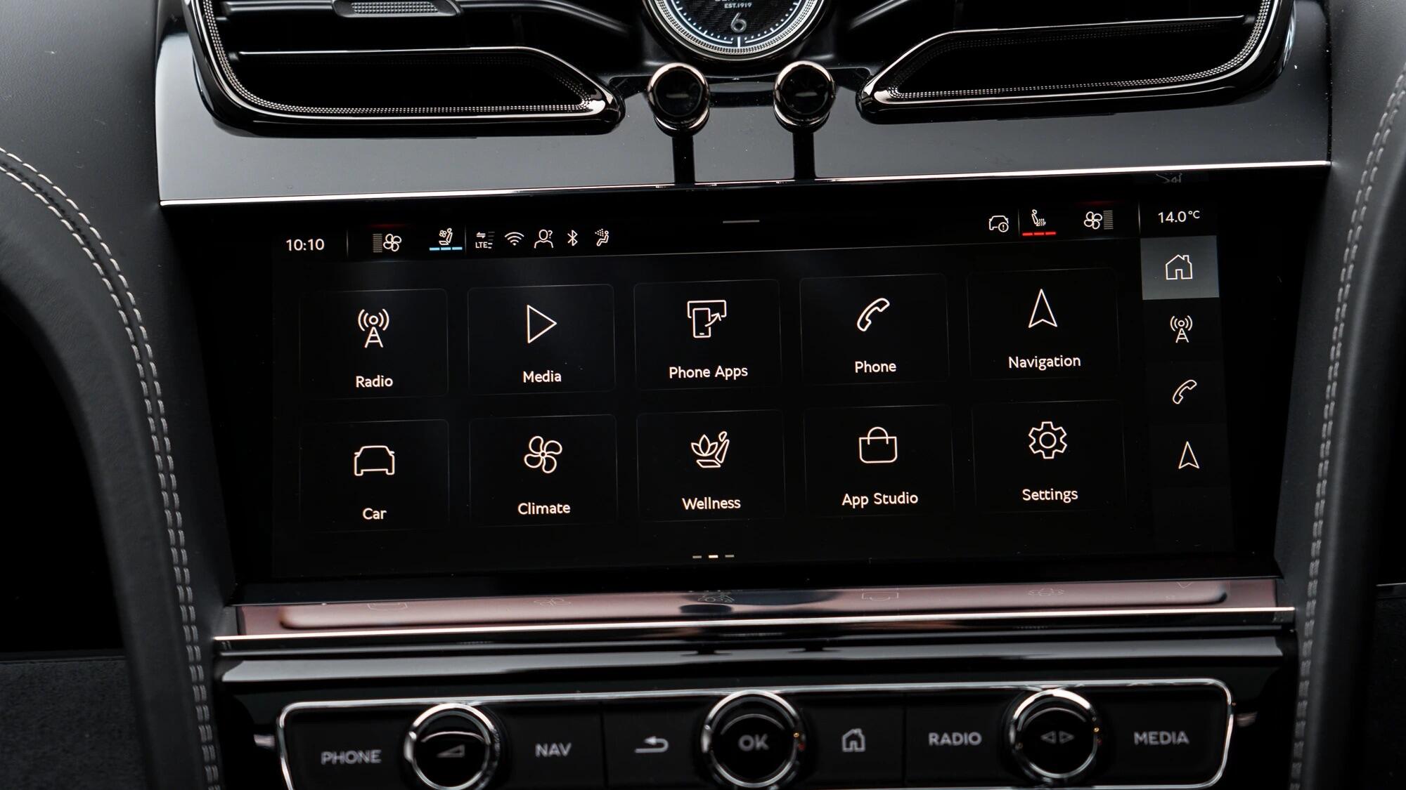 Bentley Bentayga view 26