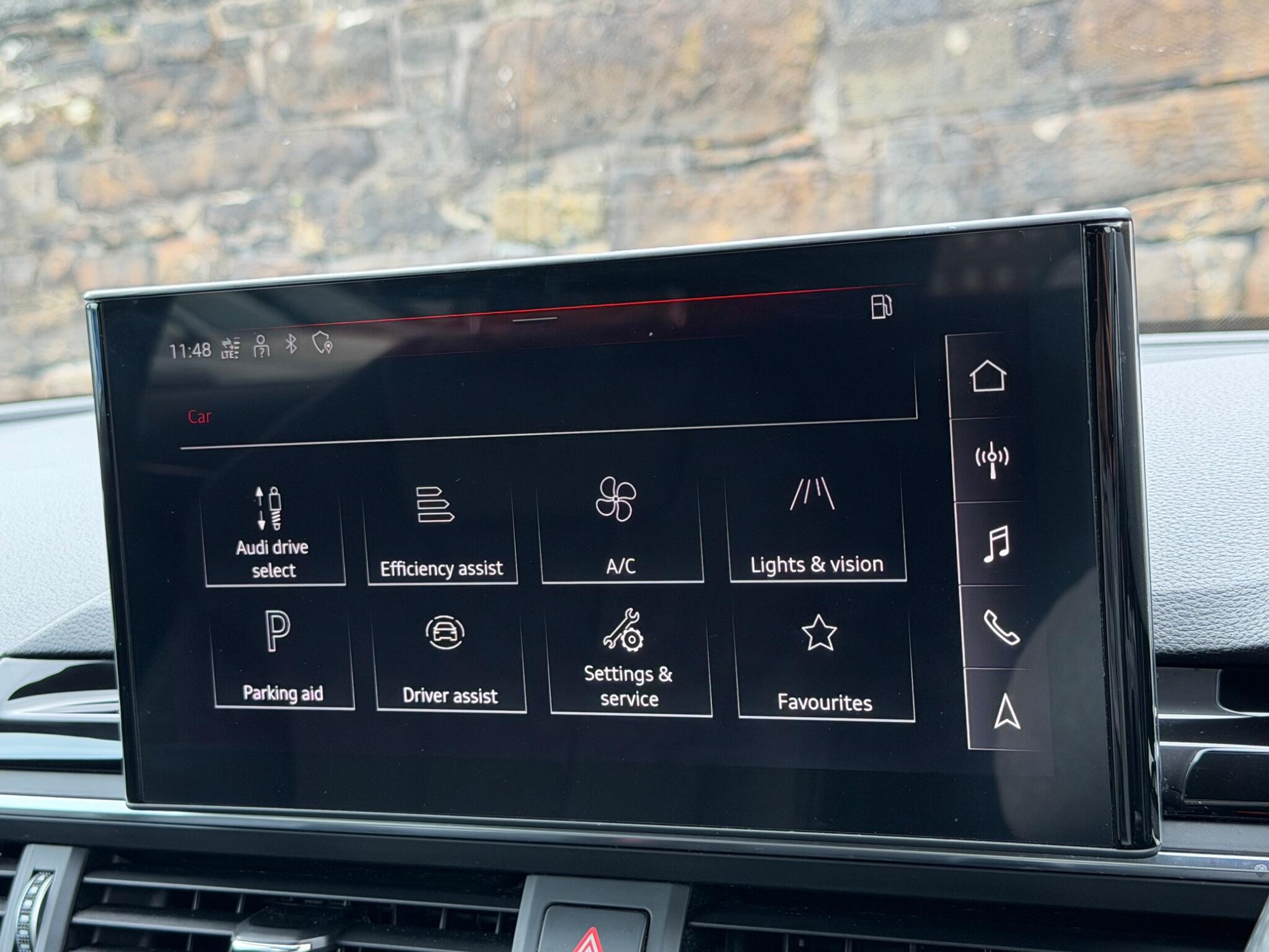 Audi A4 view 32