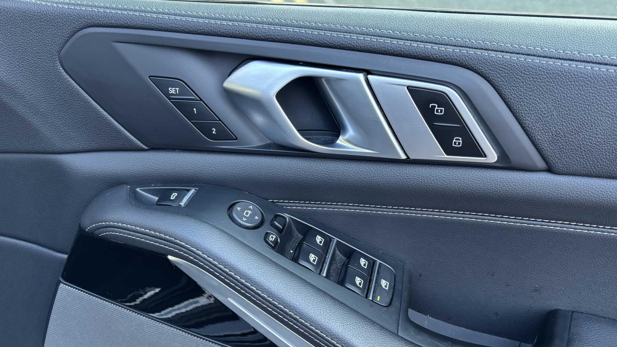BMW X5 view 32