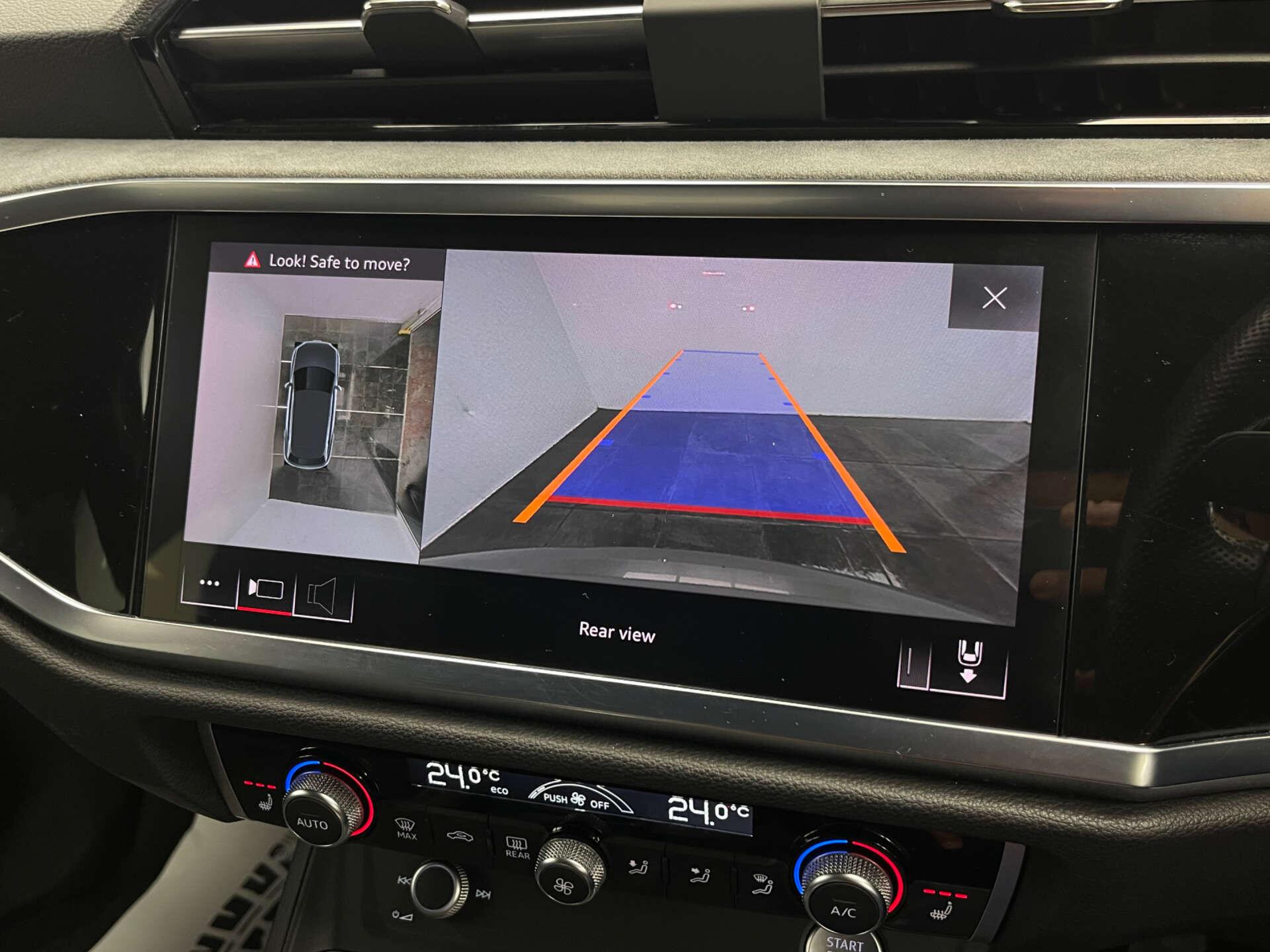 Audi Q3 view 24