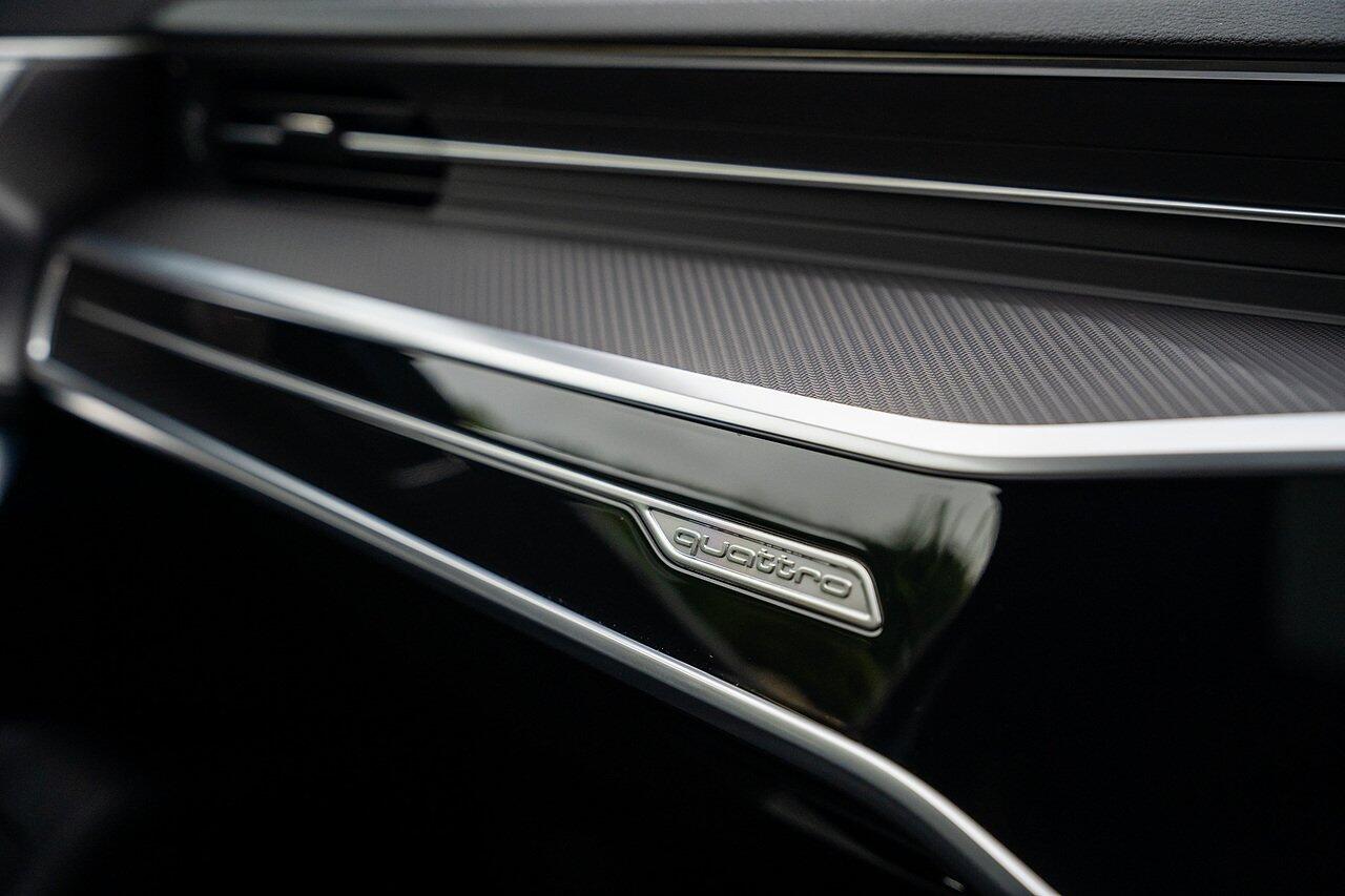 Audi RS6 view 58