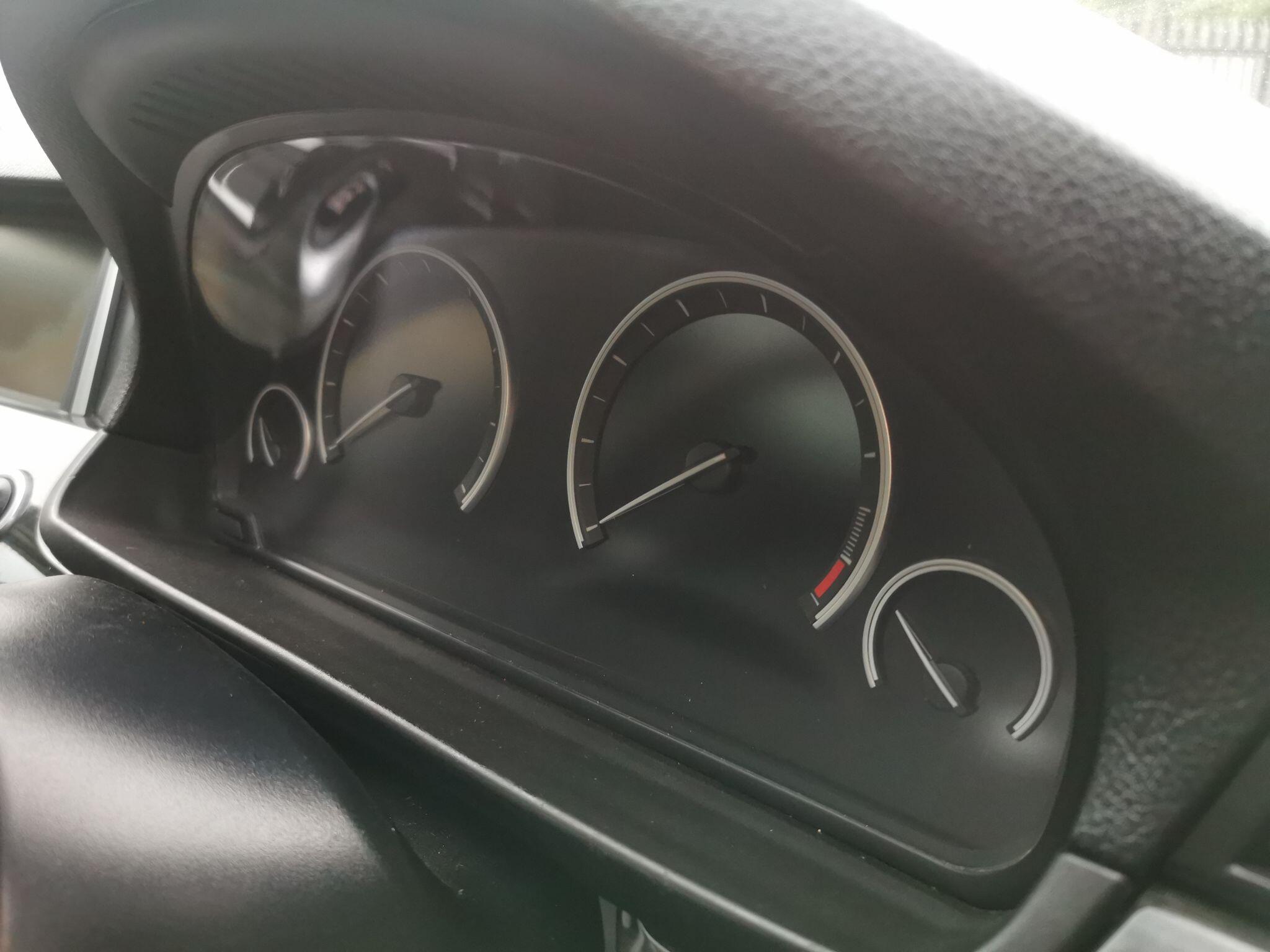 BMW 5 Series view 19