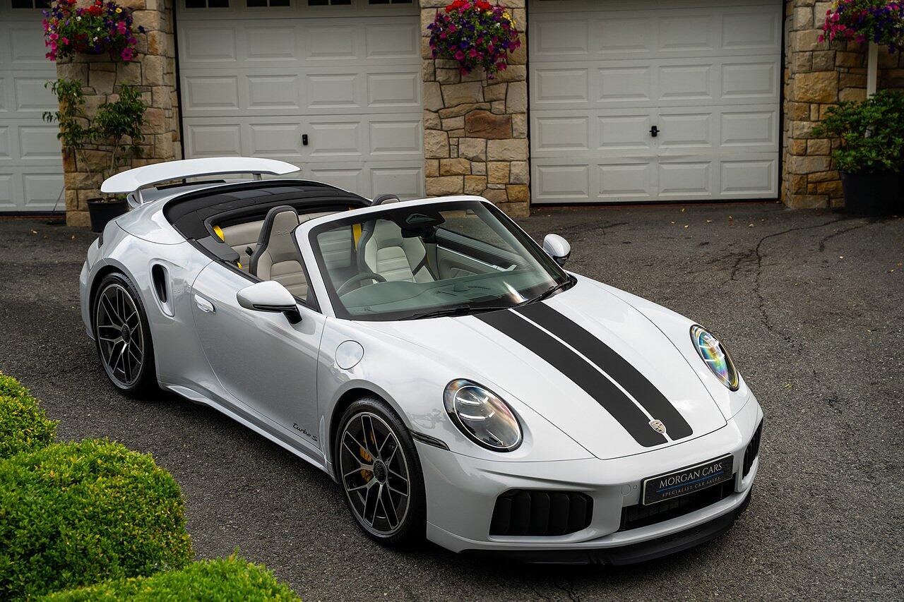 Porsche 911 view 100