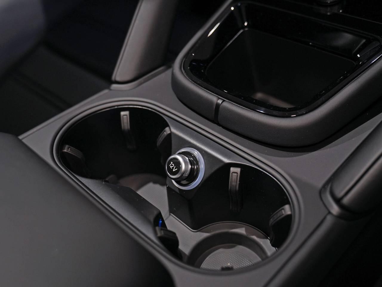 Porsche Cayenne view 43