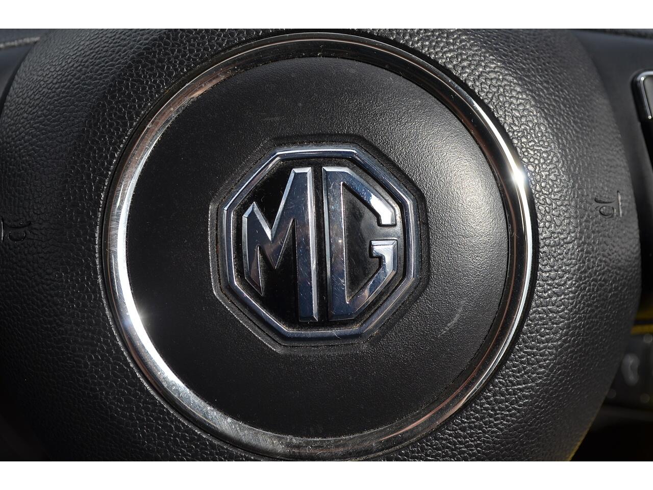 MG ZS view 27