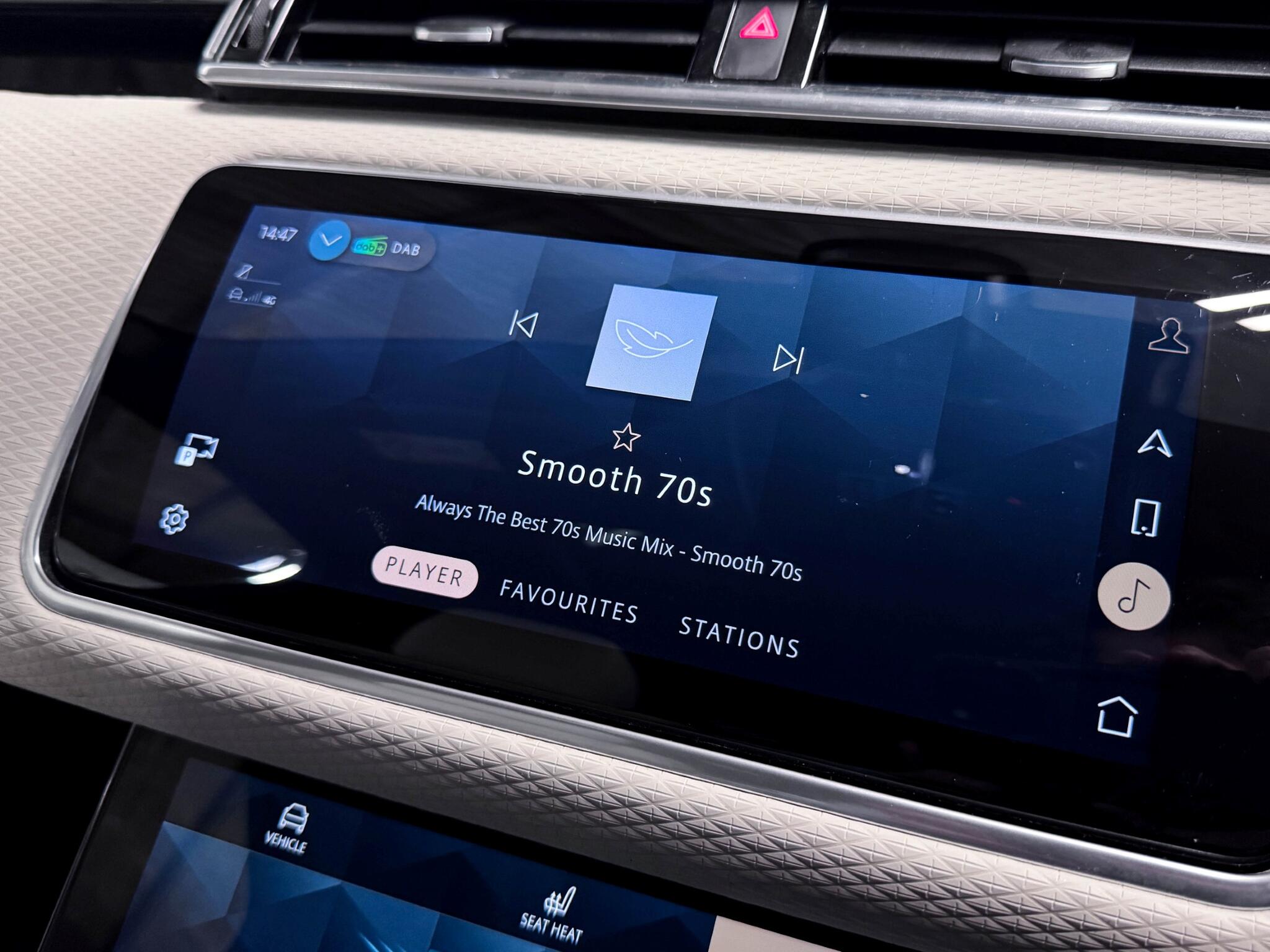 Land Rover Range Rover Velar view 40
