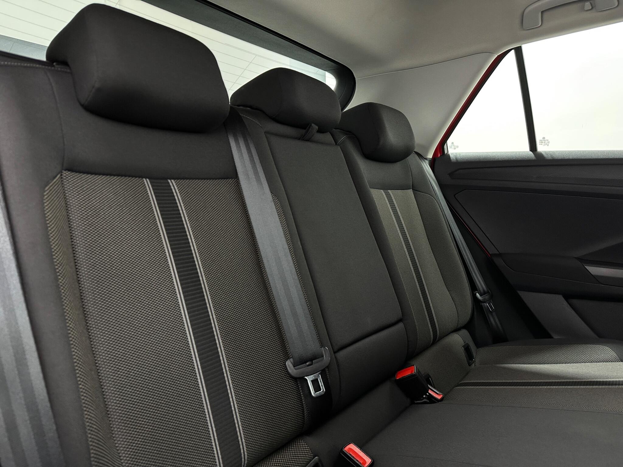 Volkswagen T-Roc view 40