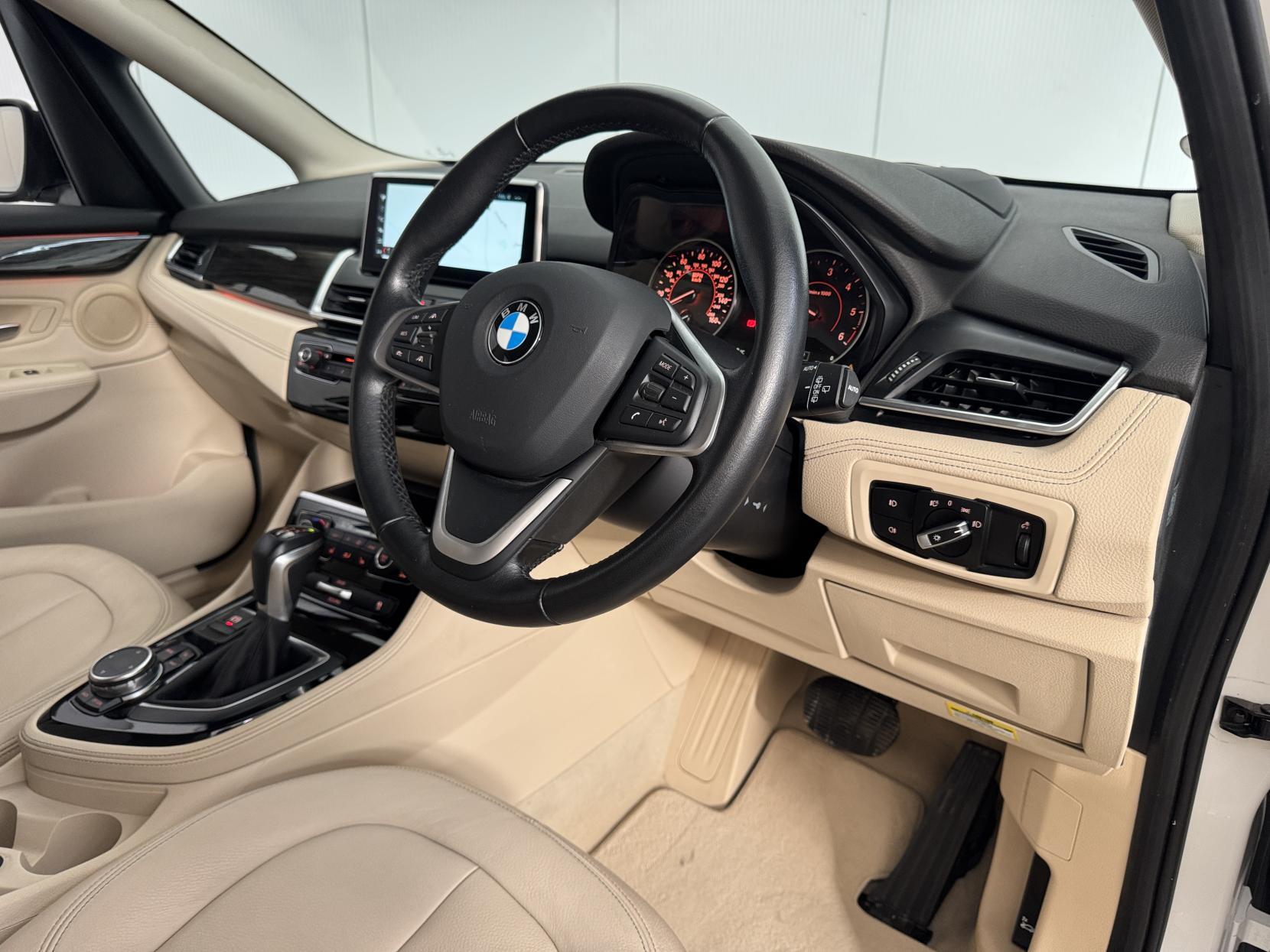 BMW 2 Series Active Tourer view 60