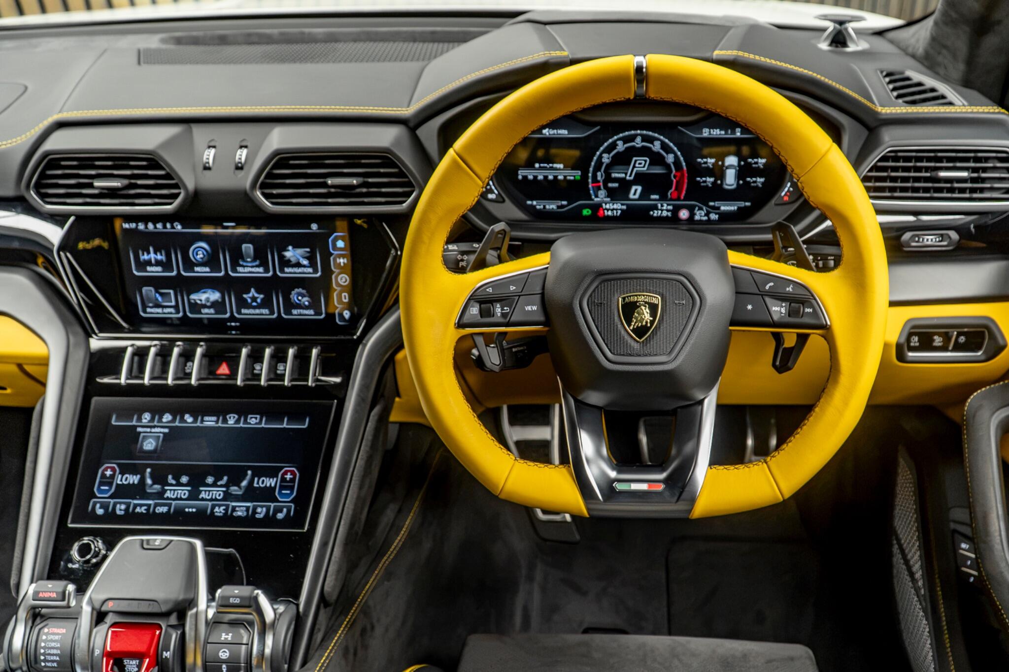 Lamborghini Urus view 26