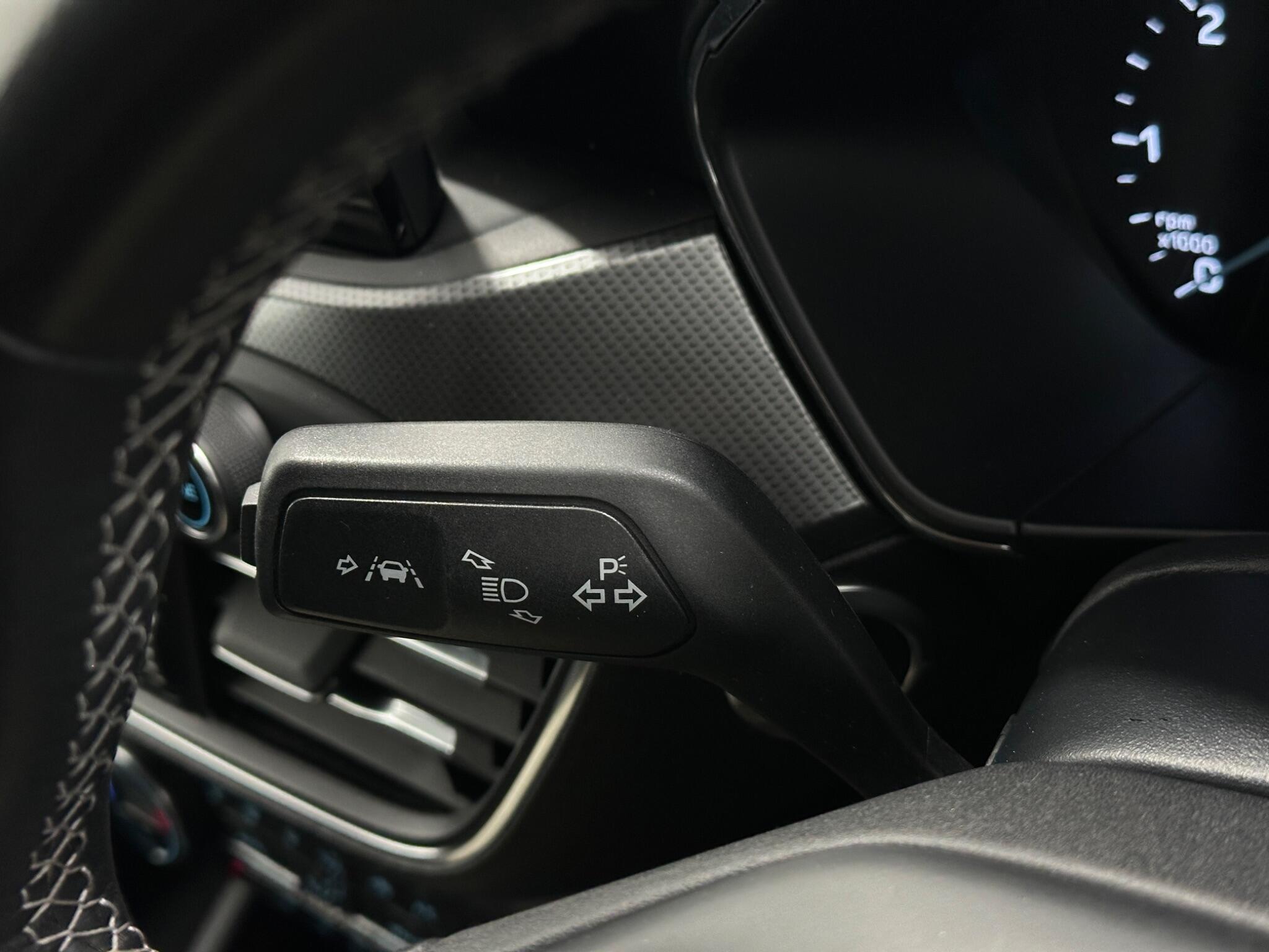 Ford Focus view 14